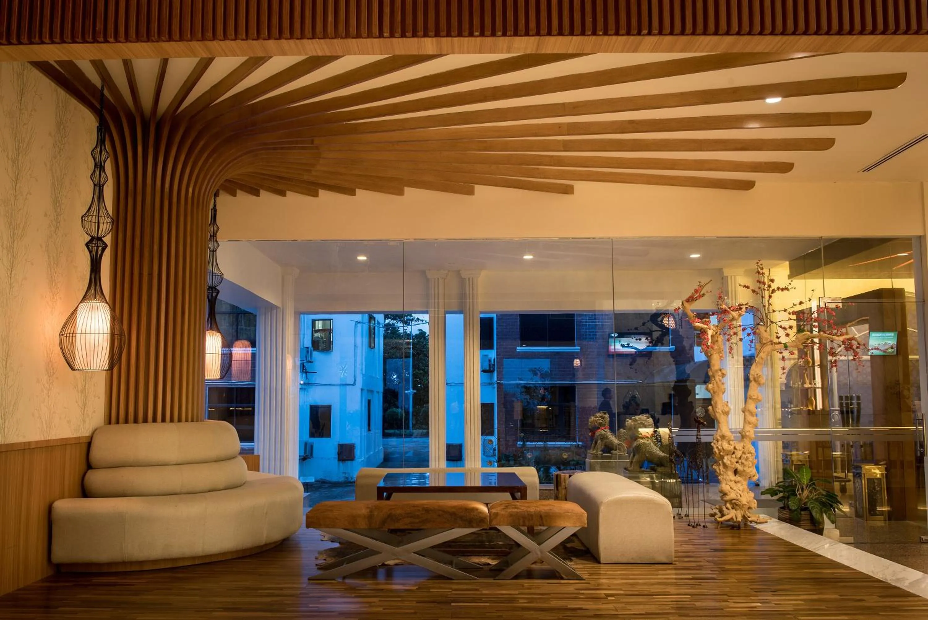 Lounge or bar in Crown Vista Hotel