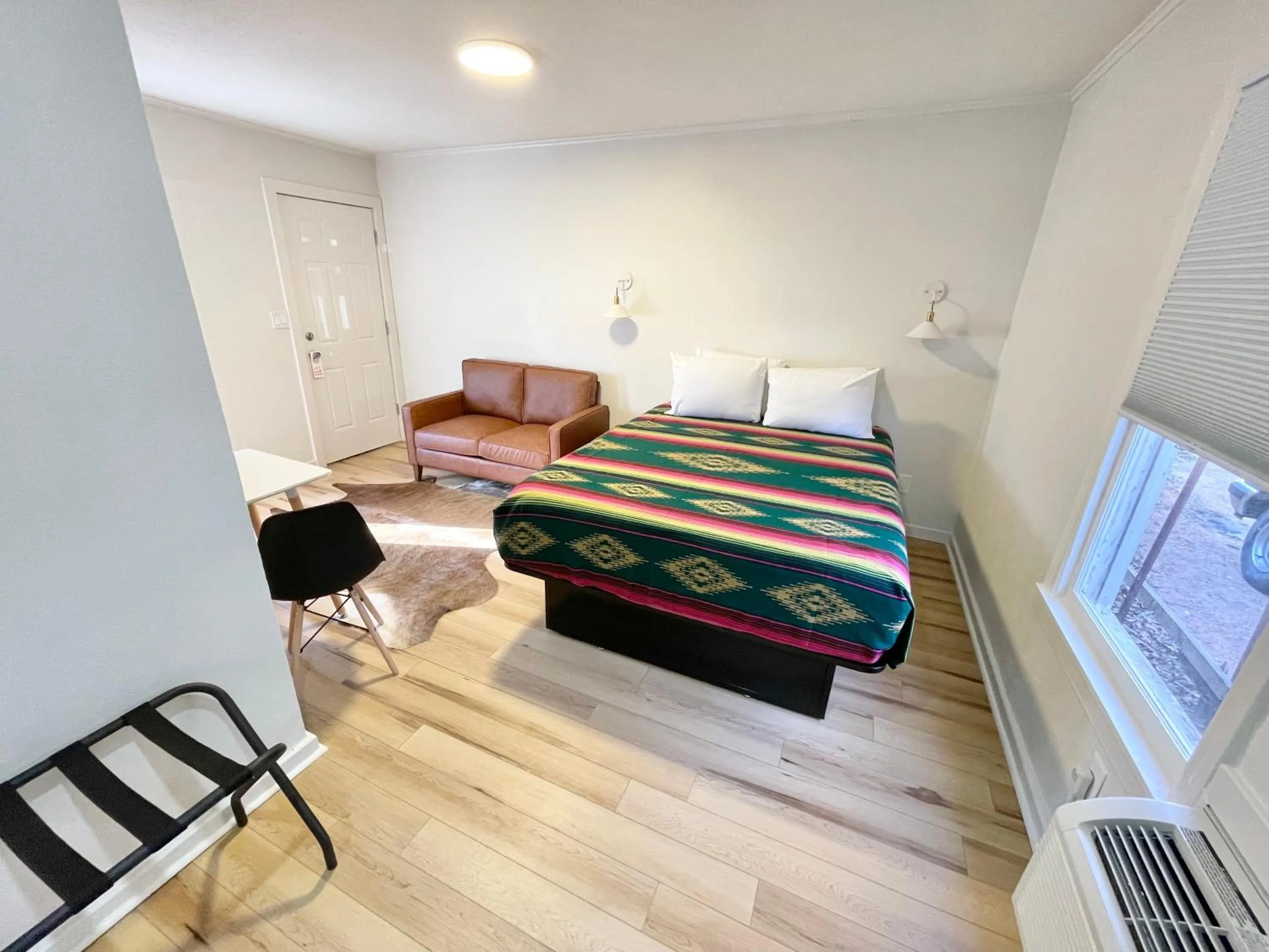 Bed in Frederick Motel