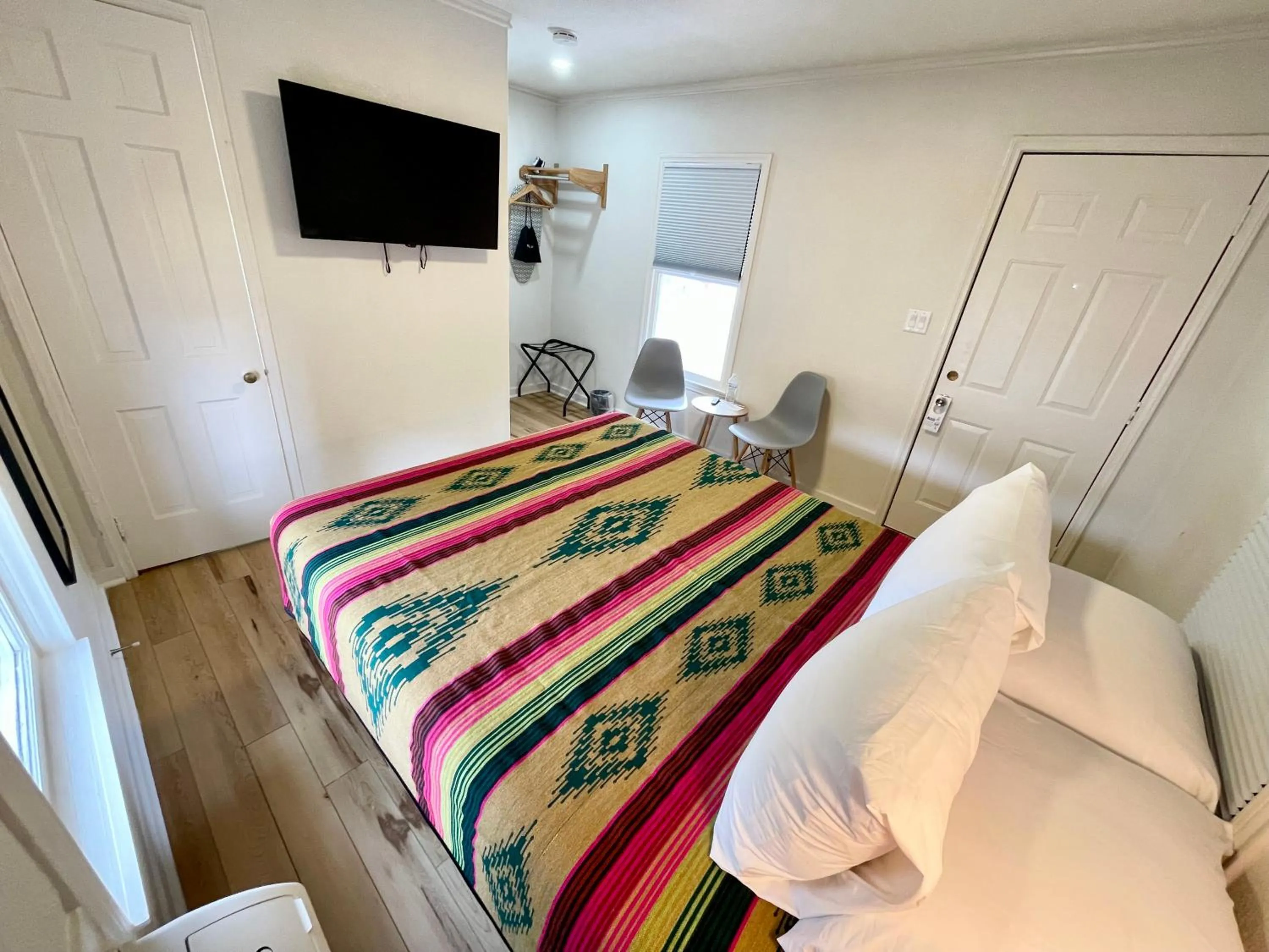 Bed in Frederick Motel