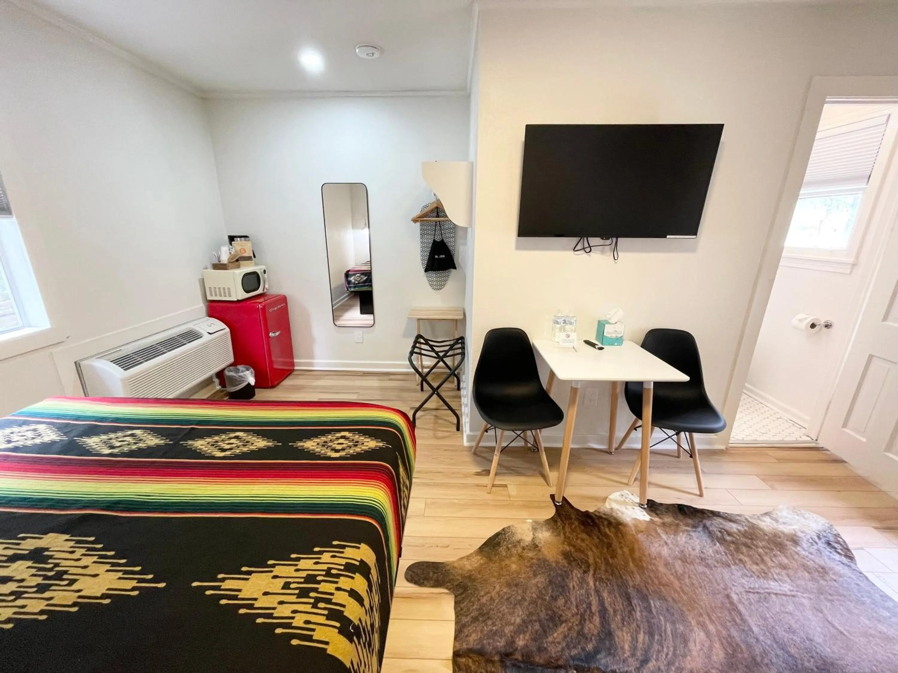 TV and multimedia in Frederick Motel