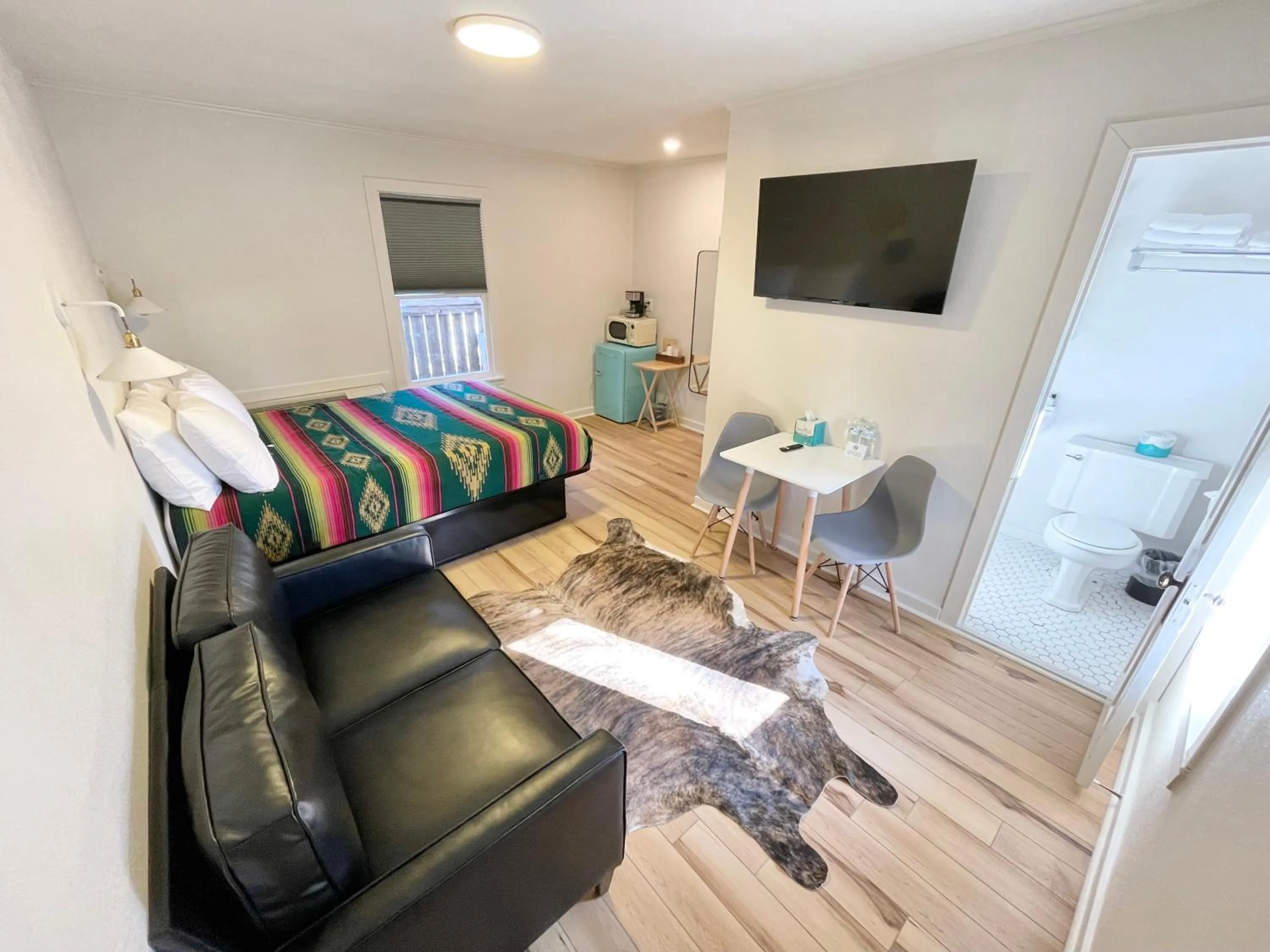 TV and multimedia in Frederick Motel