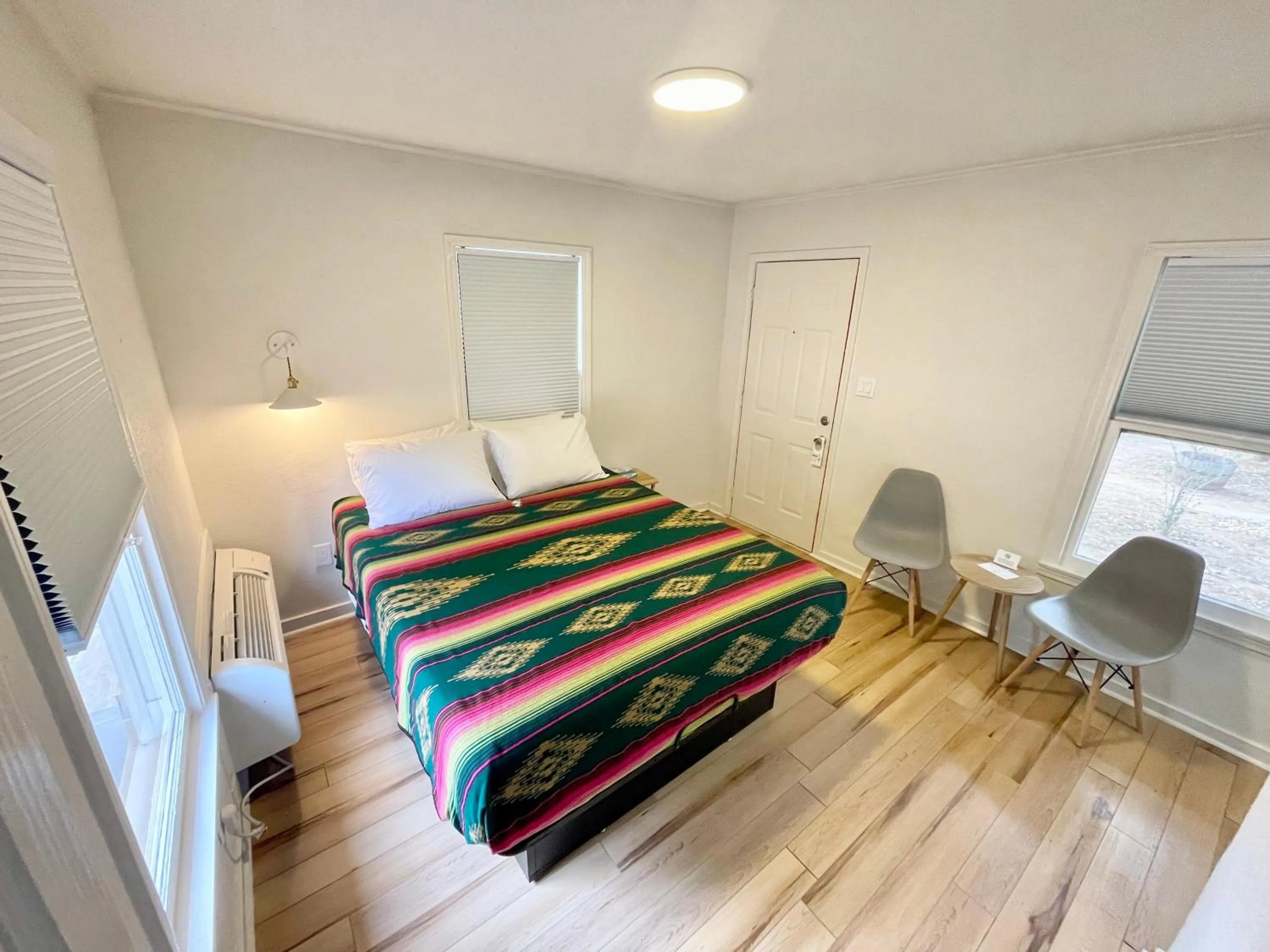 Bed in Frederick Motel