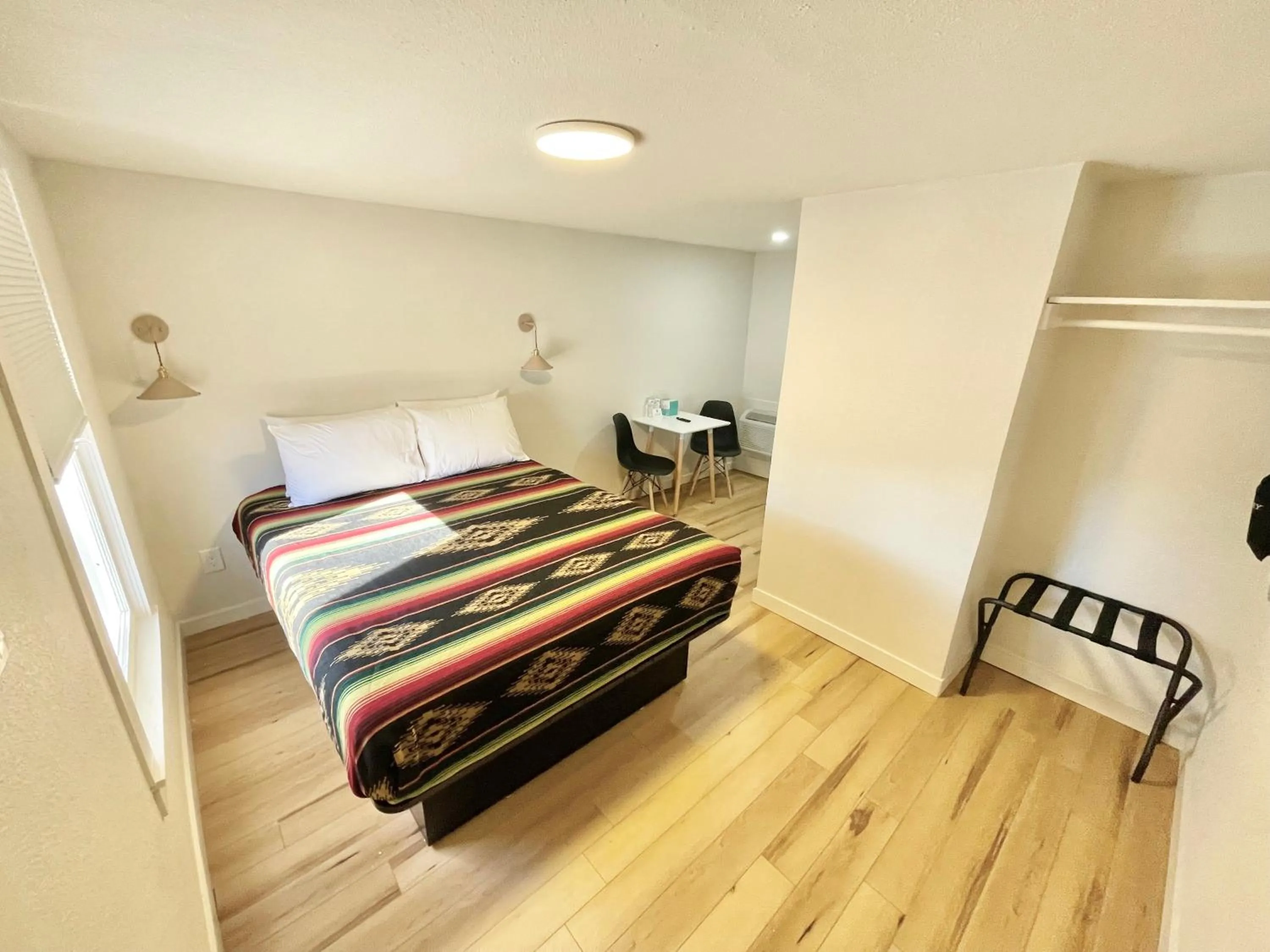 Bed in Frederick Motel