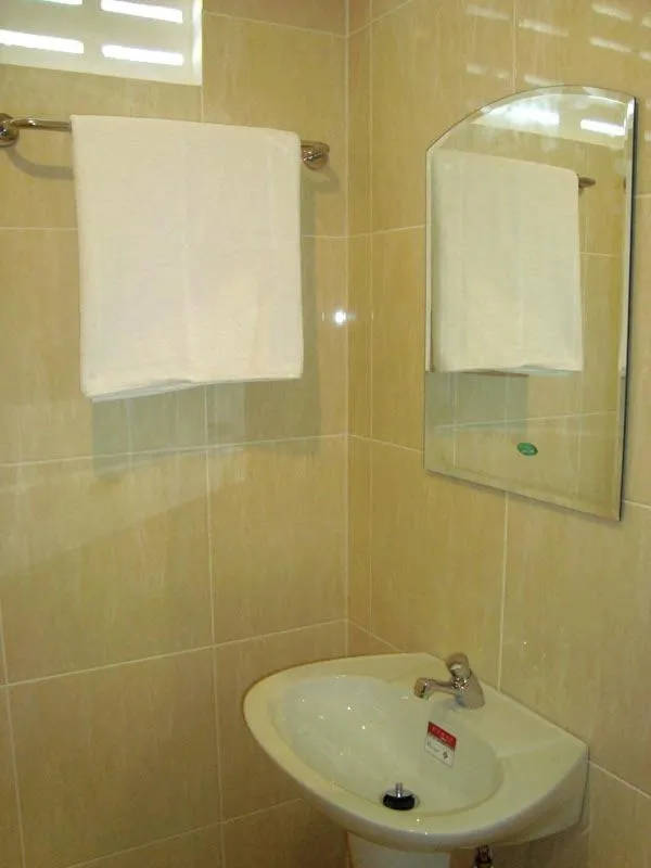 Bathroom in Charlie's Bungalows