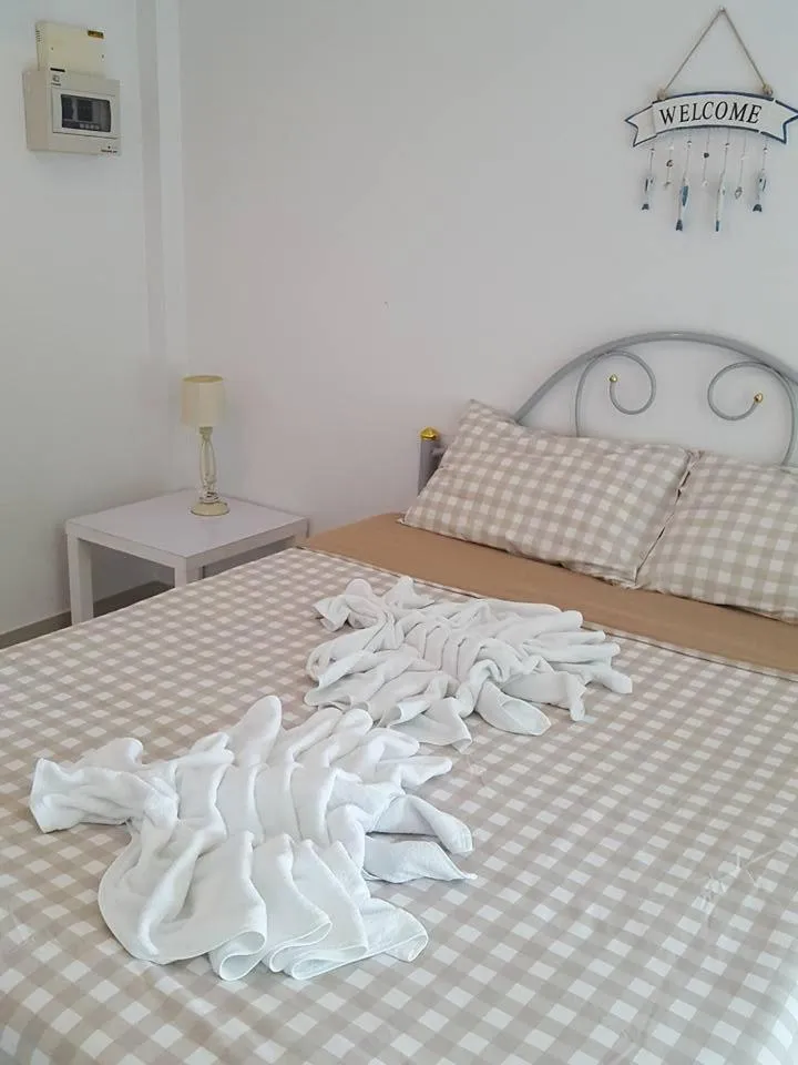 Bed in Charlie's Bungalows