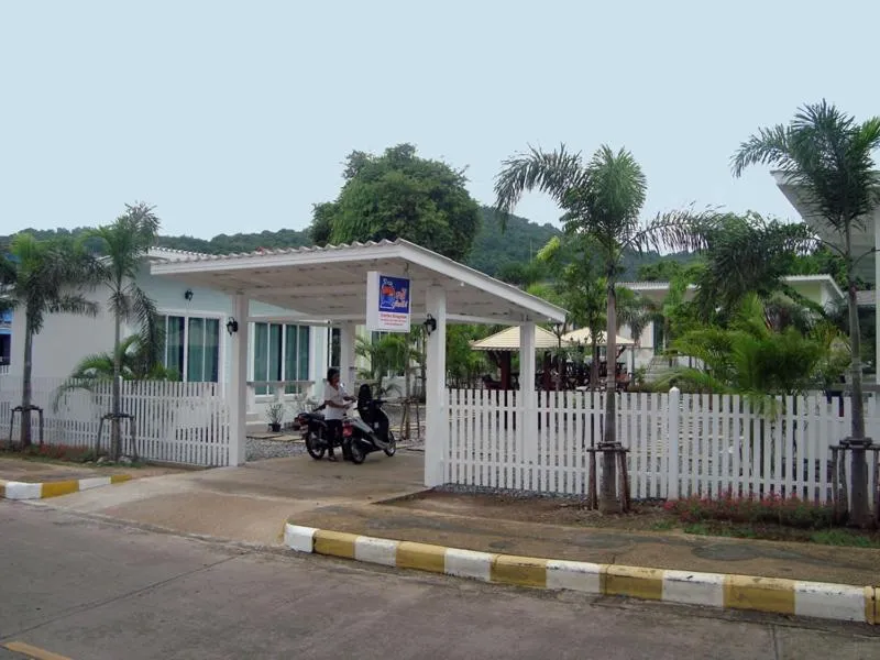 Property building in Charlie's Bungalows