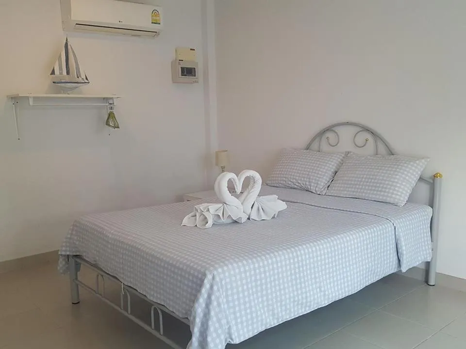 Bed in Charlie's Bungalows