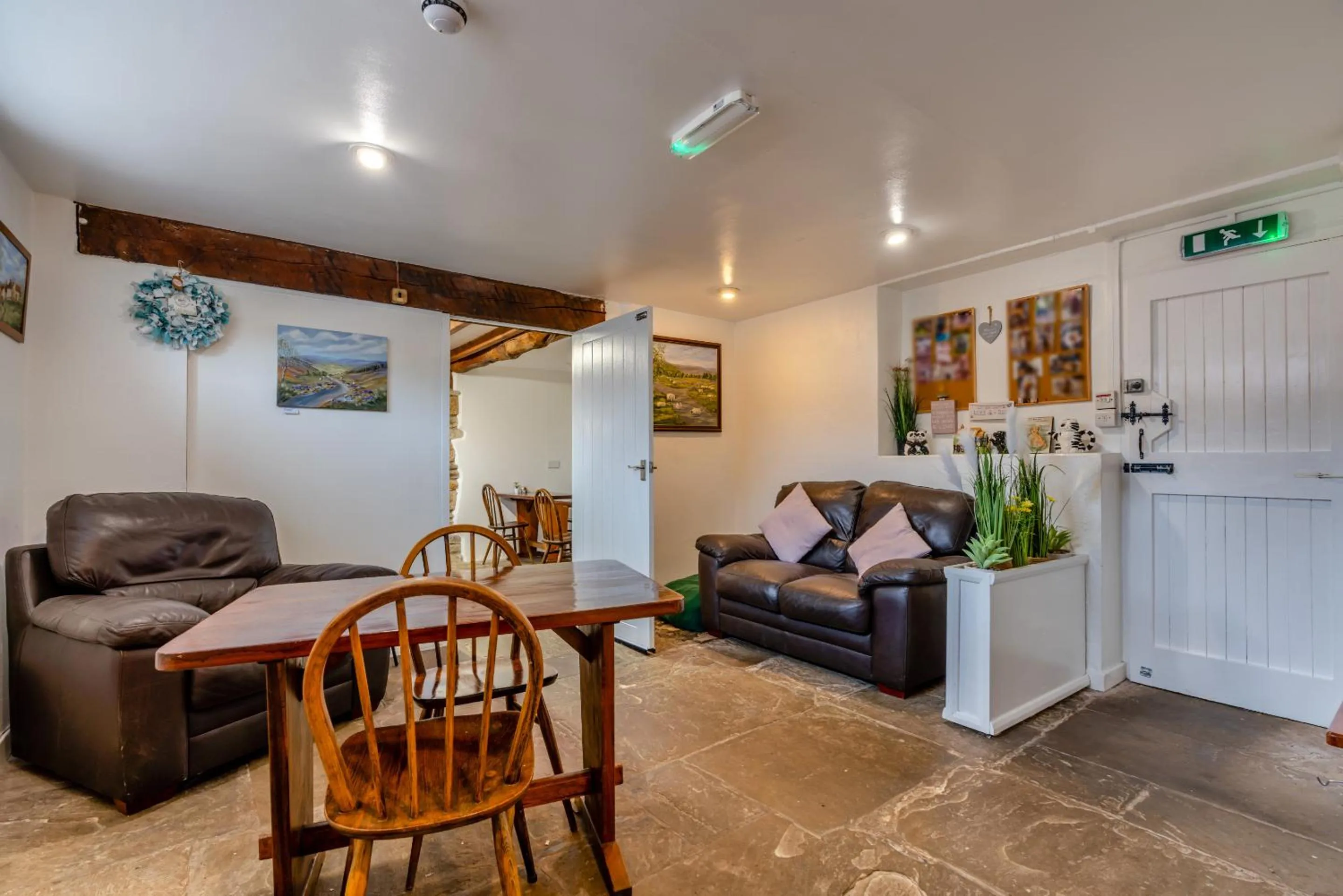 Dining area in The Barn Guest House and Tearoom