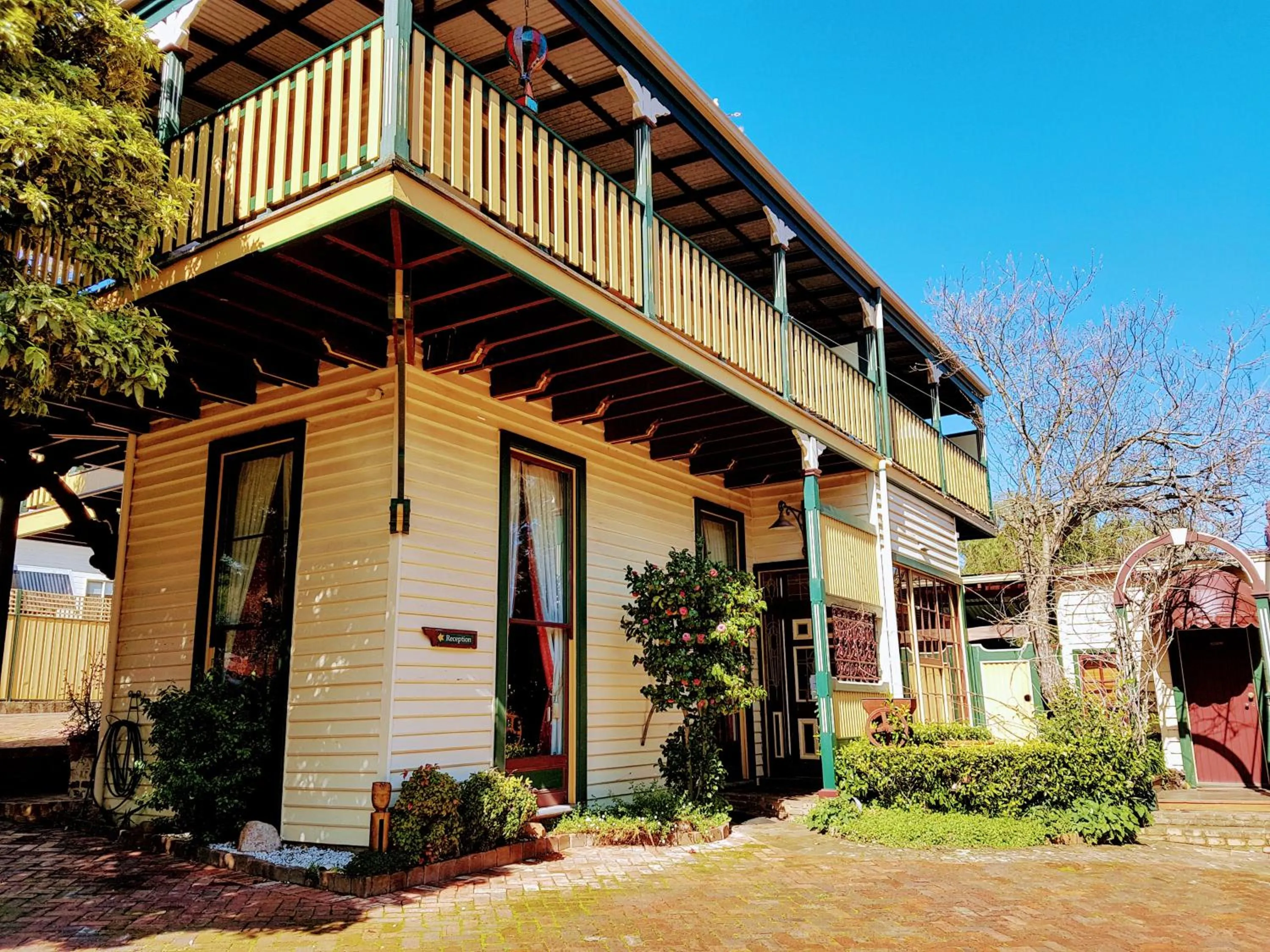 Facade/entrance in Bridgefield Guest House