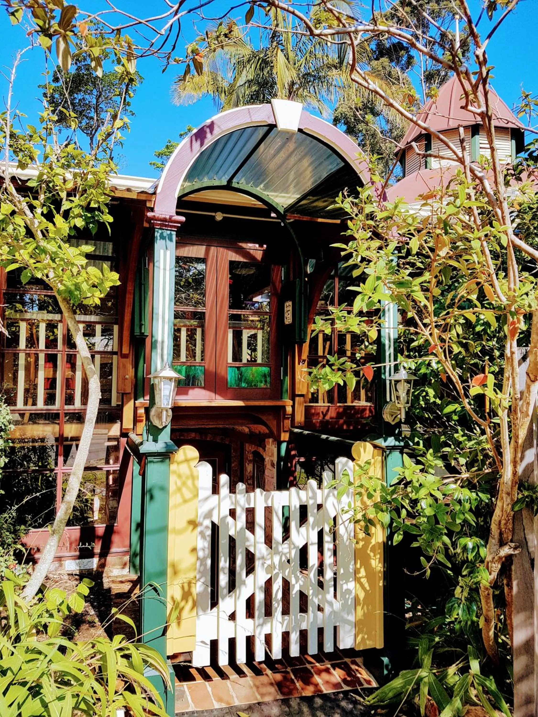 Restaurant/places to eat in Bridgefield Guest House