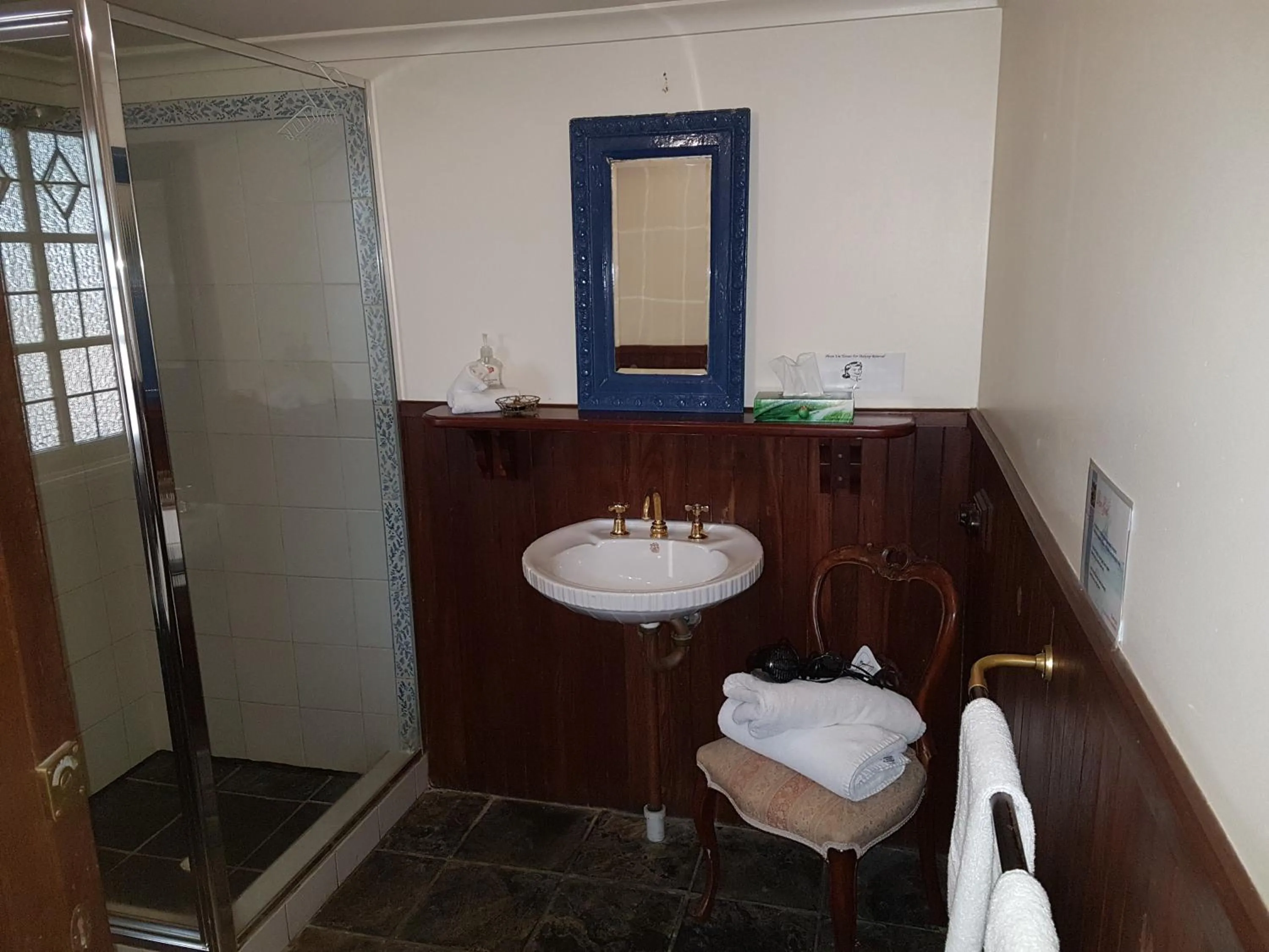 Bathroom in Bridgefield Guest House