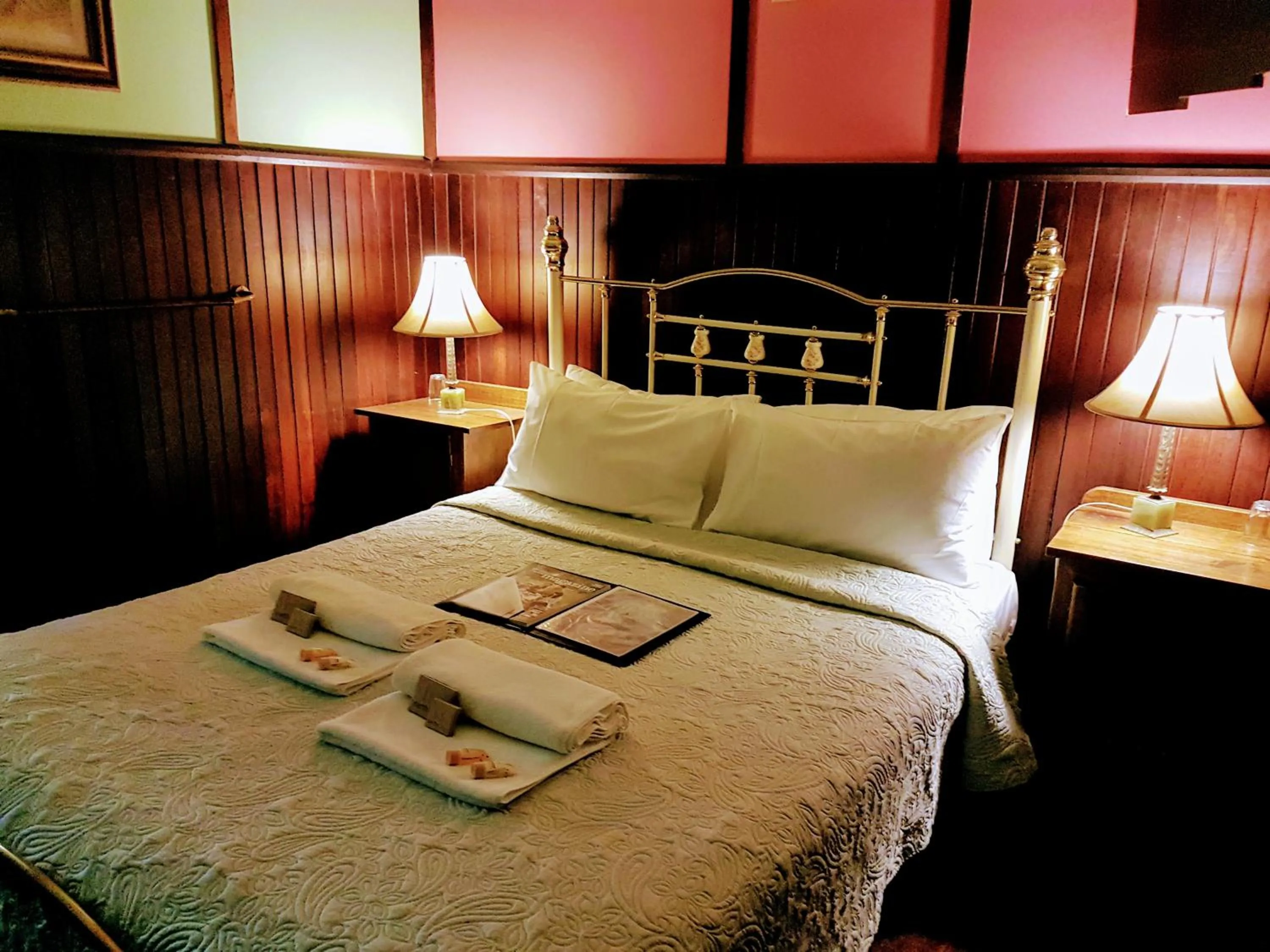 Bedroom, Bed in Bridgefield Guest House