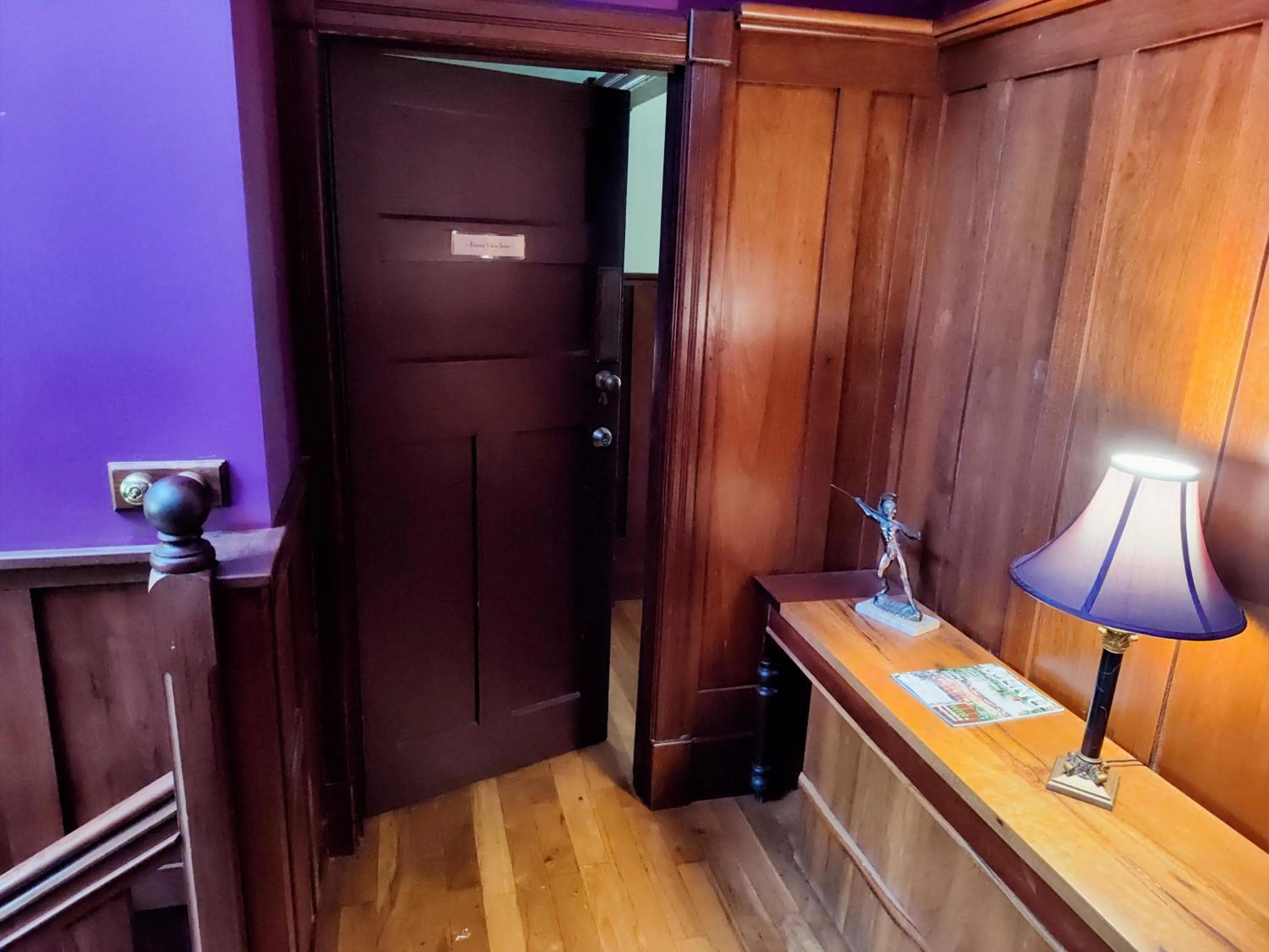 Facade/entrance, Bed in Bridgefield Guest House