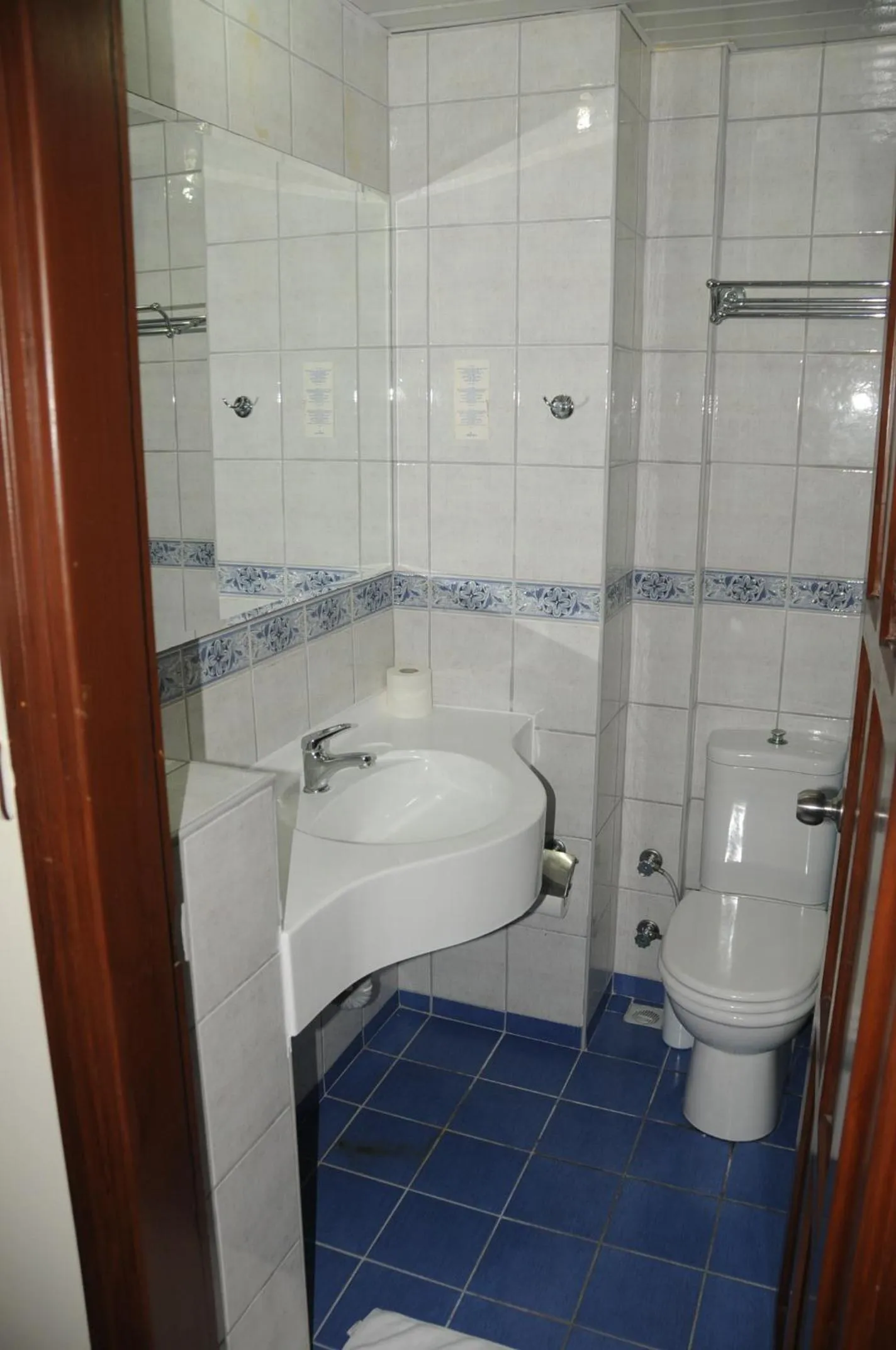 Bathroom in Alin Hotel