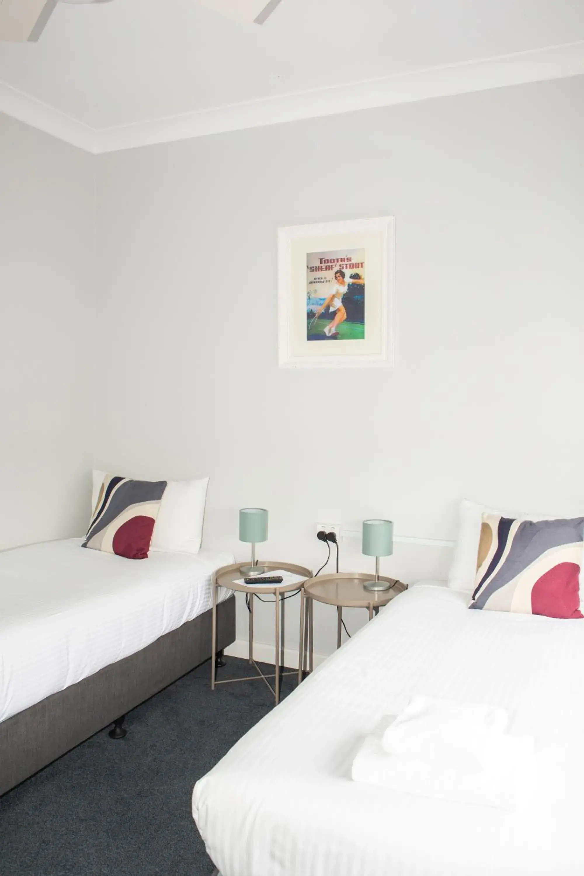 Standard Twin Room with Shared Bathroom in Five Island Hotel Standard Twin Room with Shared Bathroom in Five Island Hotel