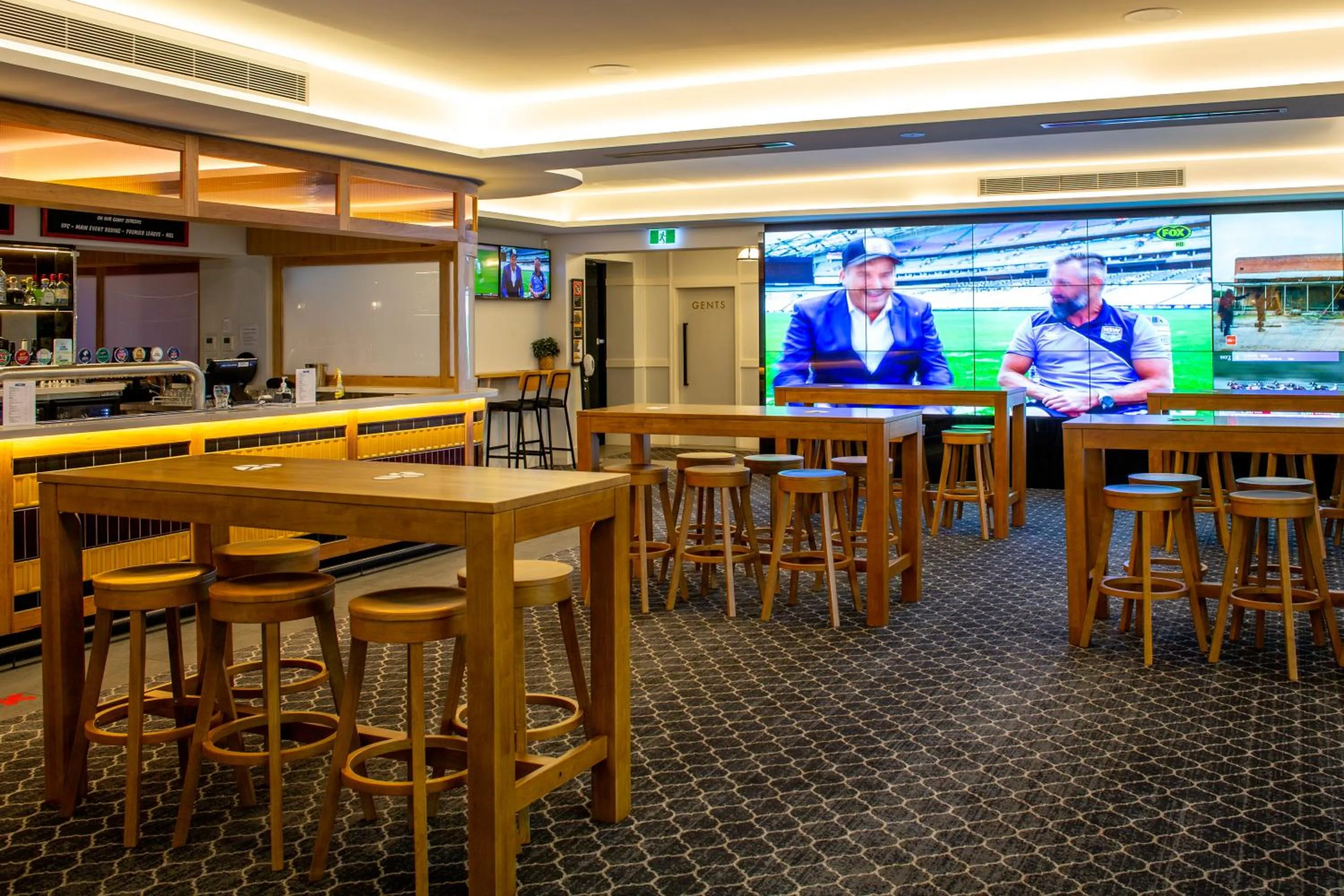 Restaurant/places to eat in Five Island Hotel