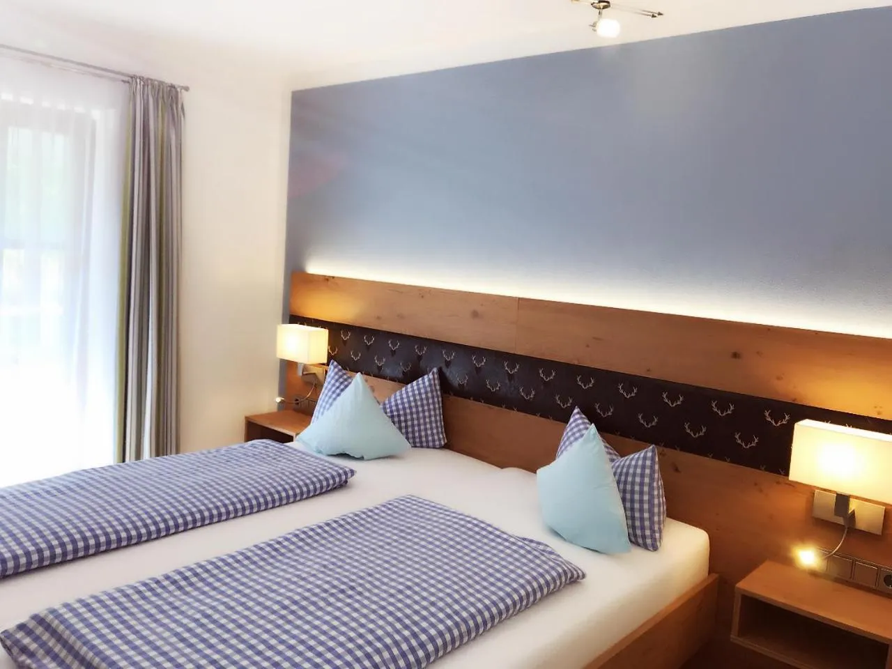 Photo of the whole room, Bed in Hotel am Wiesenhang - Garni