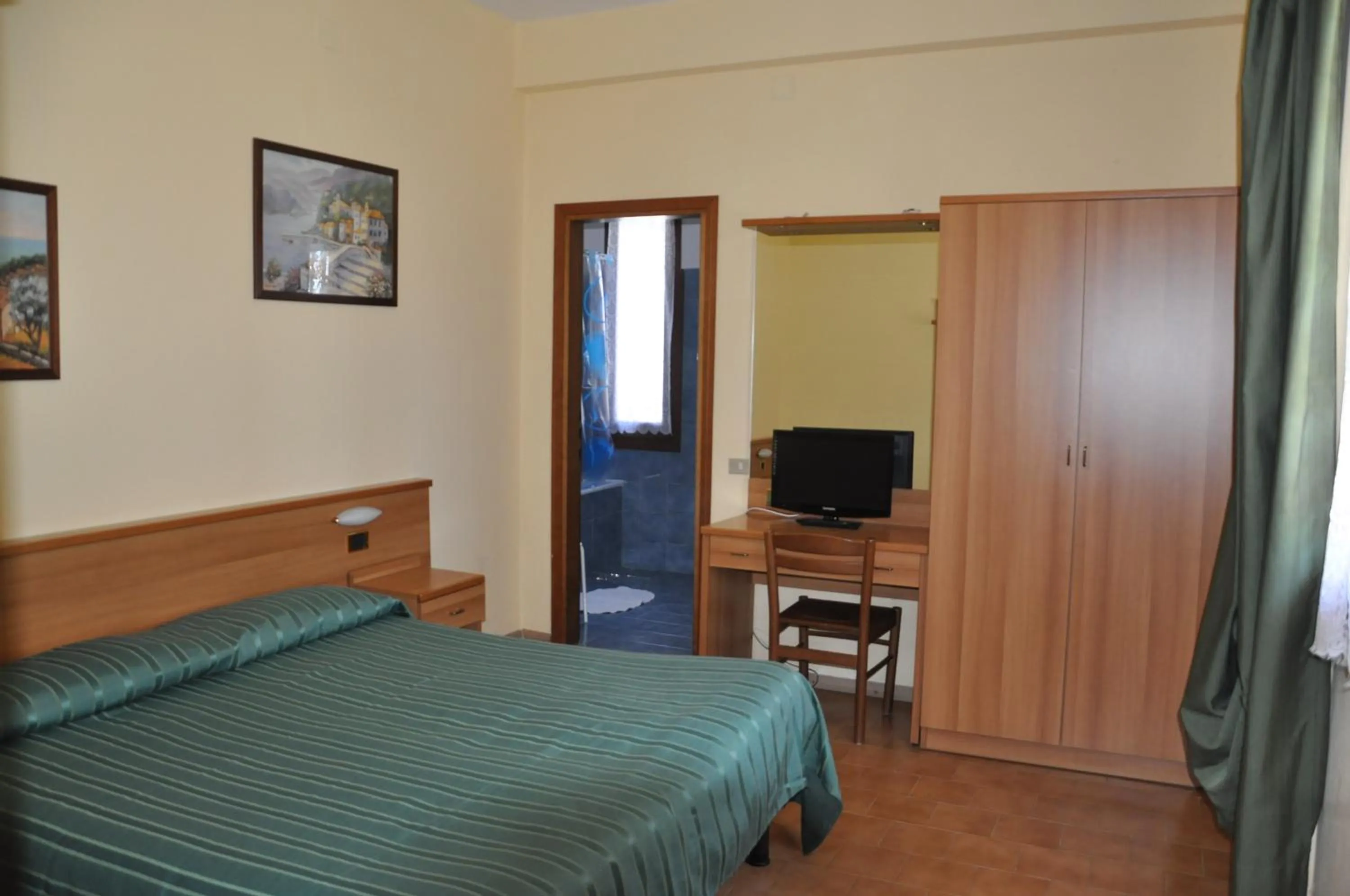 Bedroom, Bed in Hotel Residence Moneglia