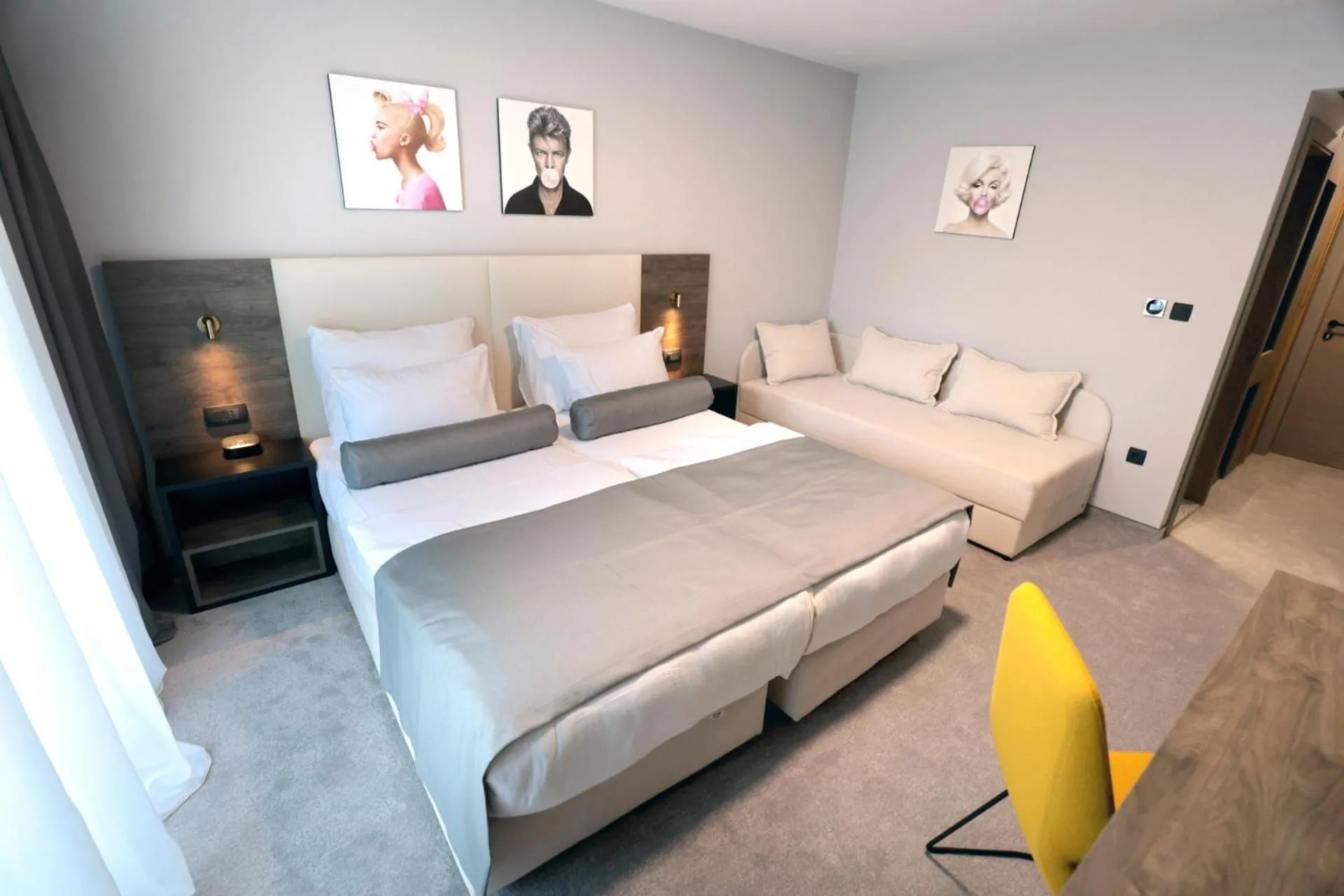 Bed in Hotel Milenij