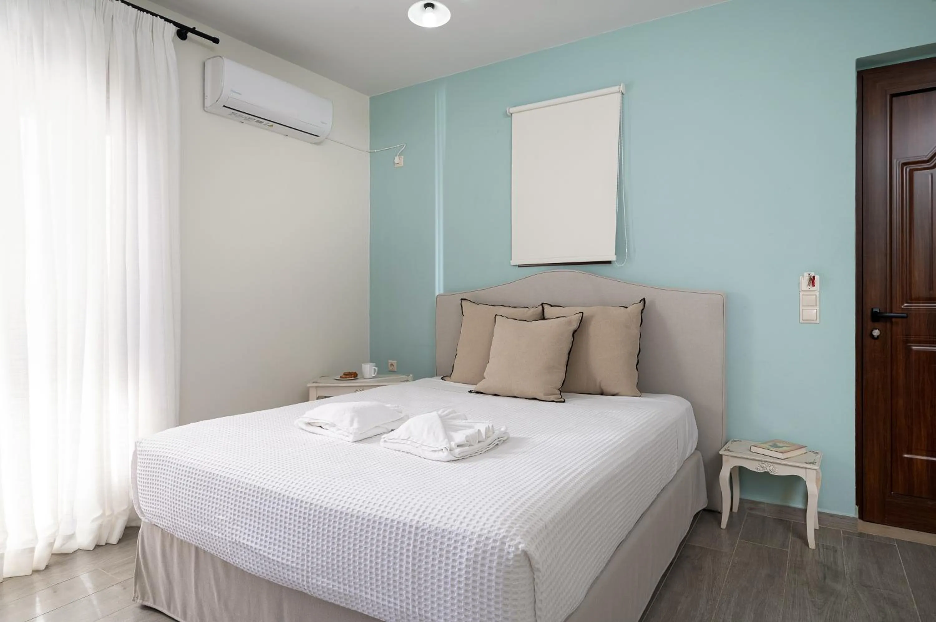 Bed in Lenikos Resort