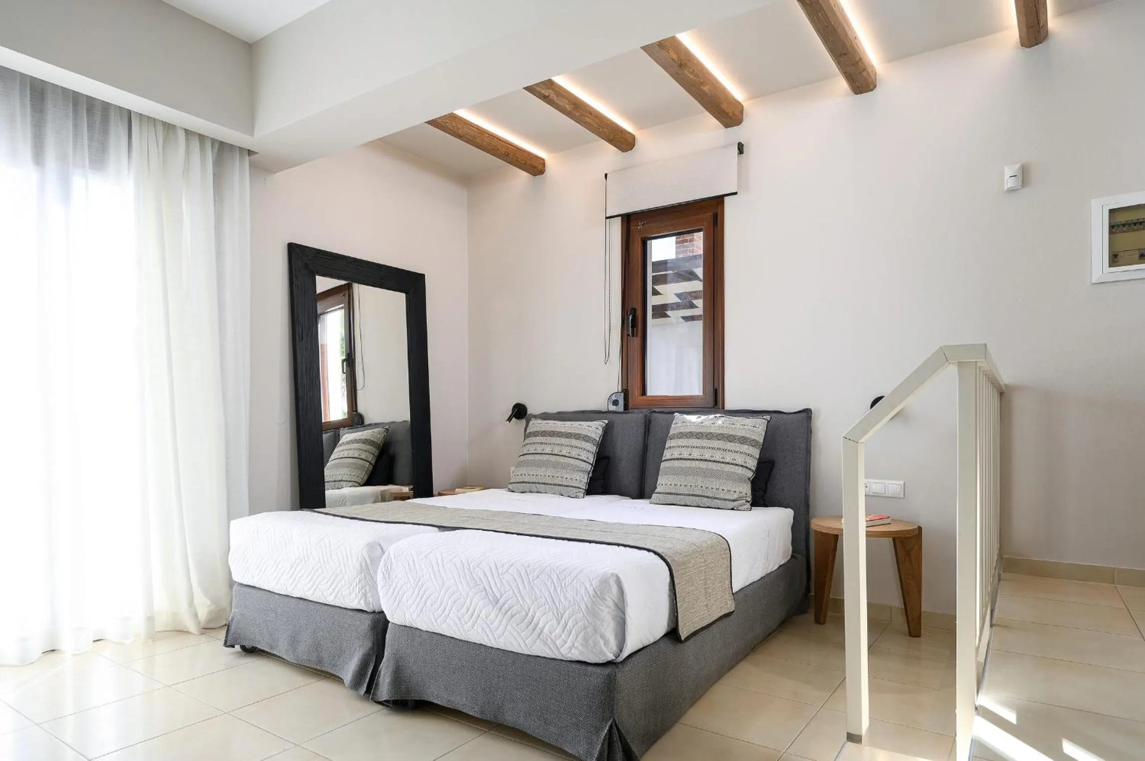 Bed in Lenikos Resort