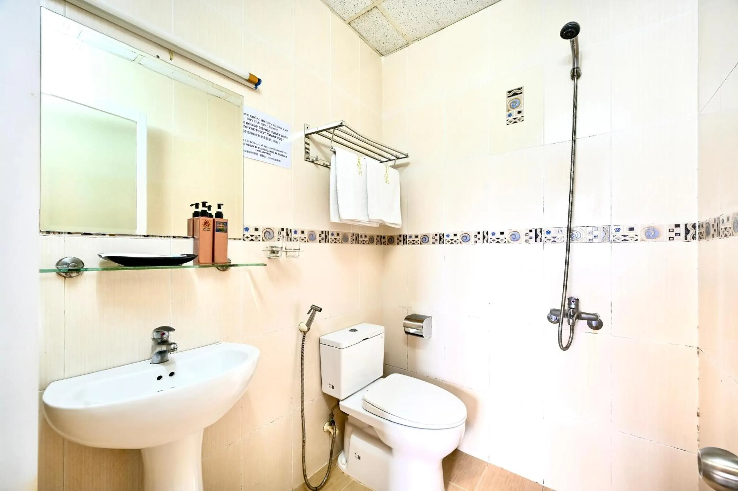 Toilet in Spring House Saigon central park