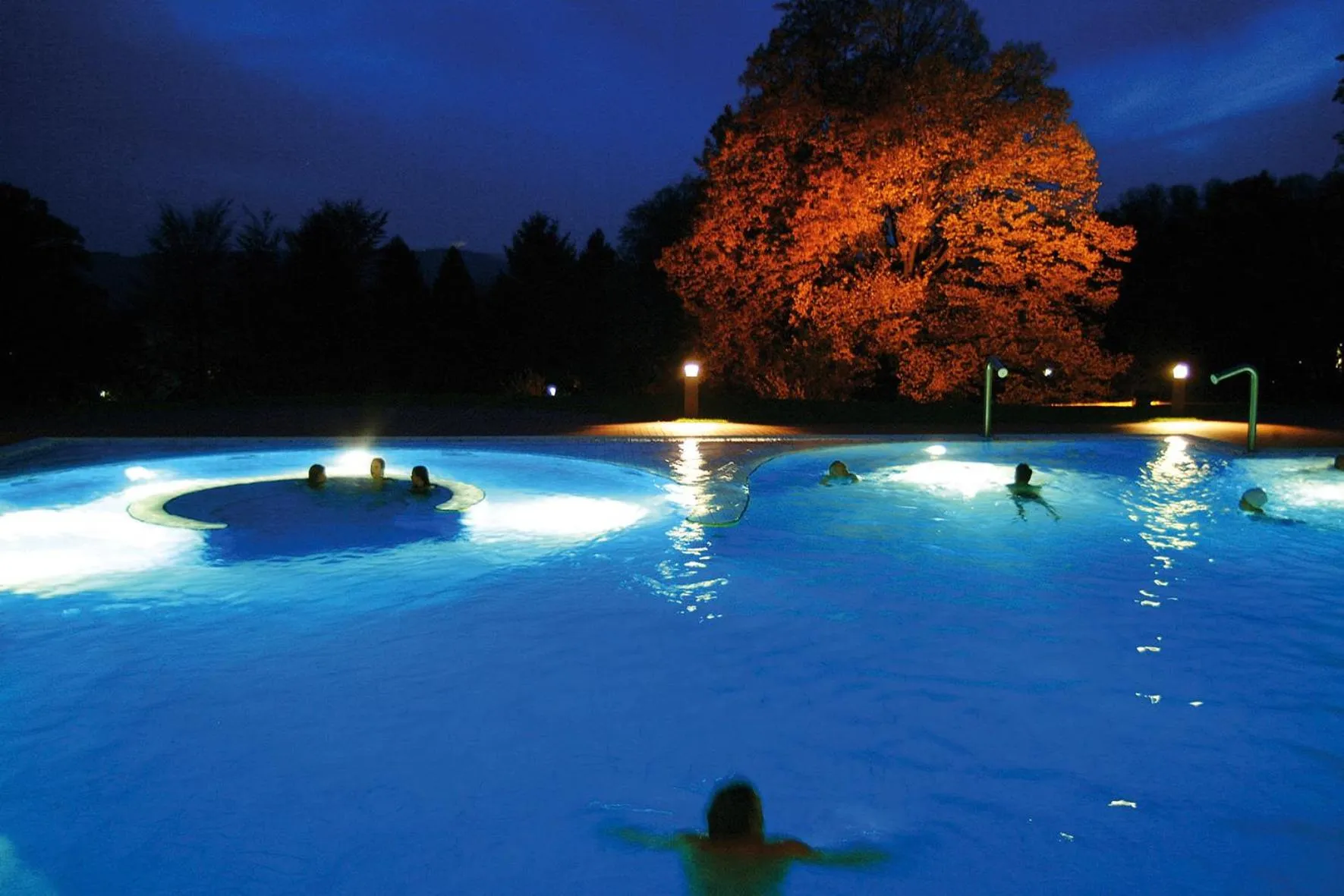 Hot Spring Bath in Cafe Schneidewind