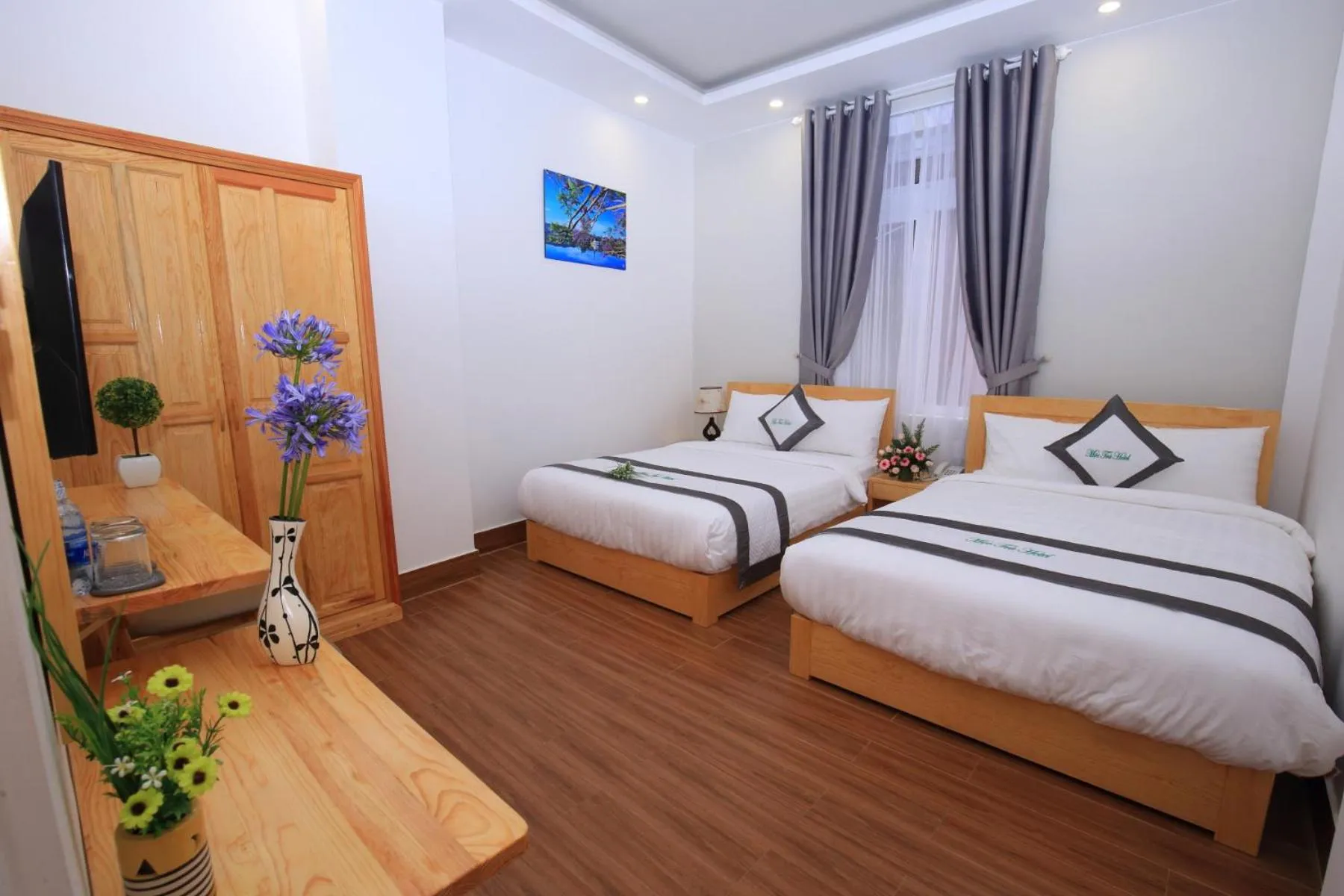 Photo of the whole room, Bed in Moc Tra Hotel