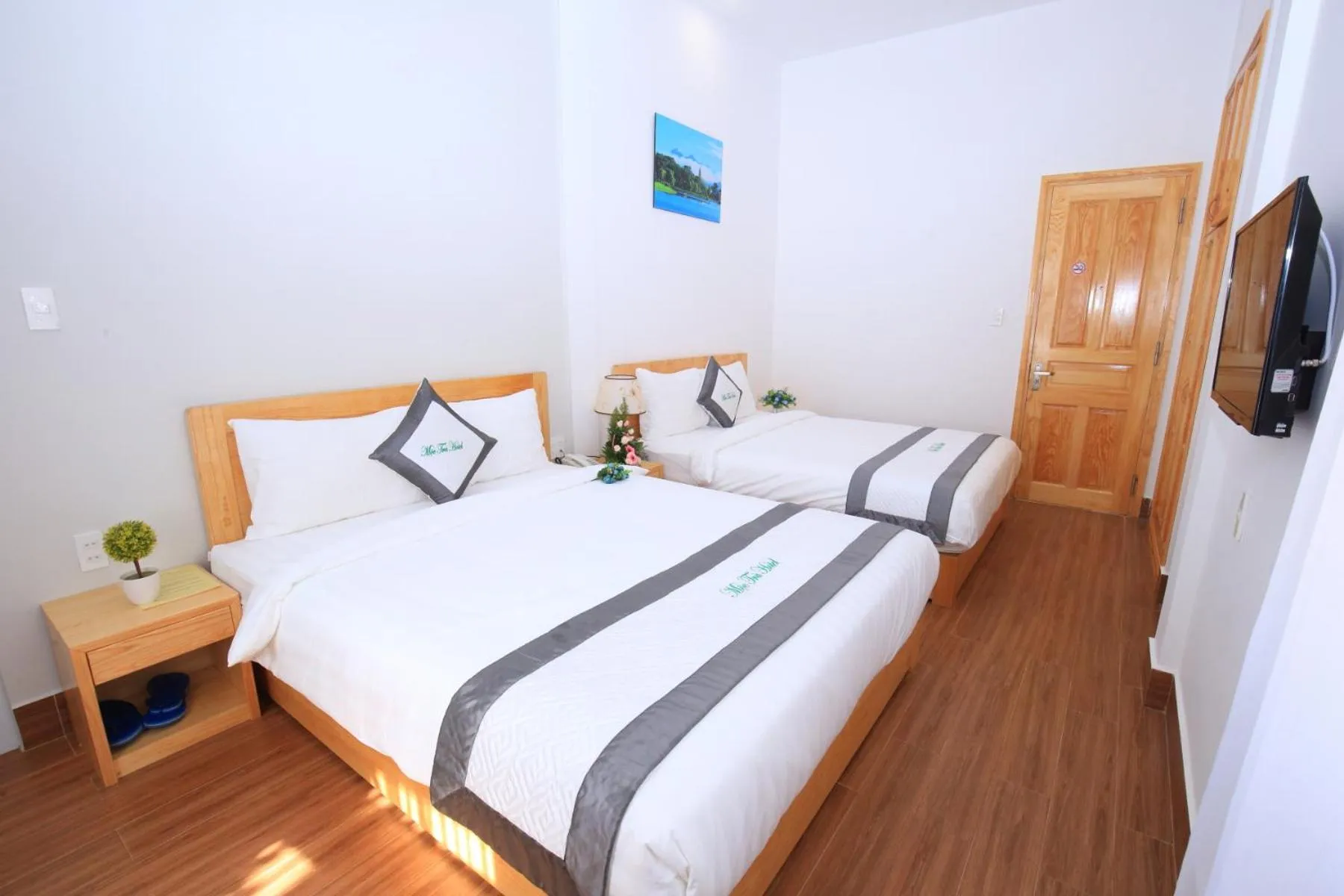 Photo of the whole room, Bed in Moc Tra Hotel