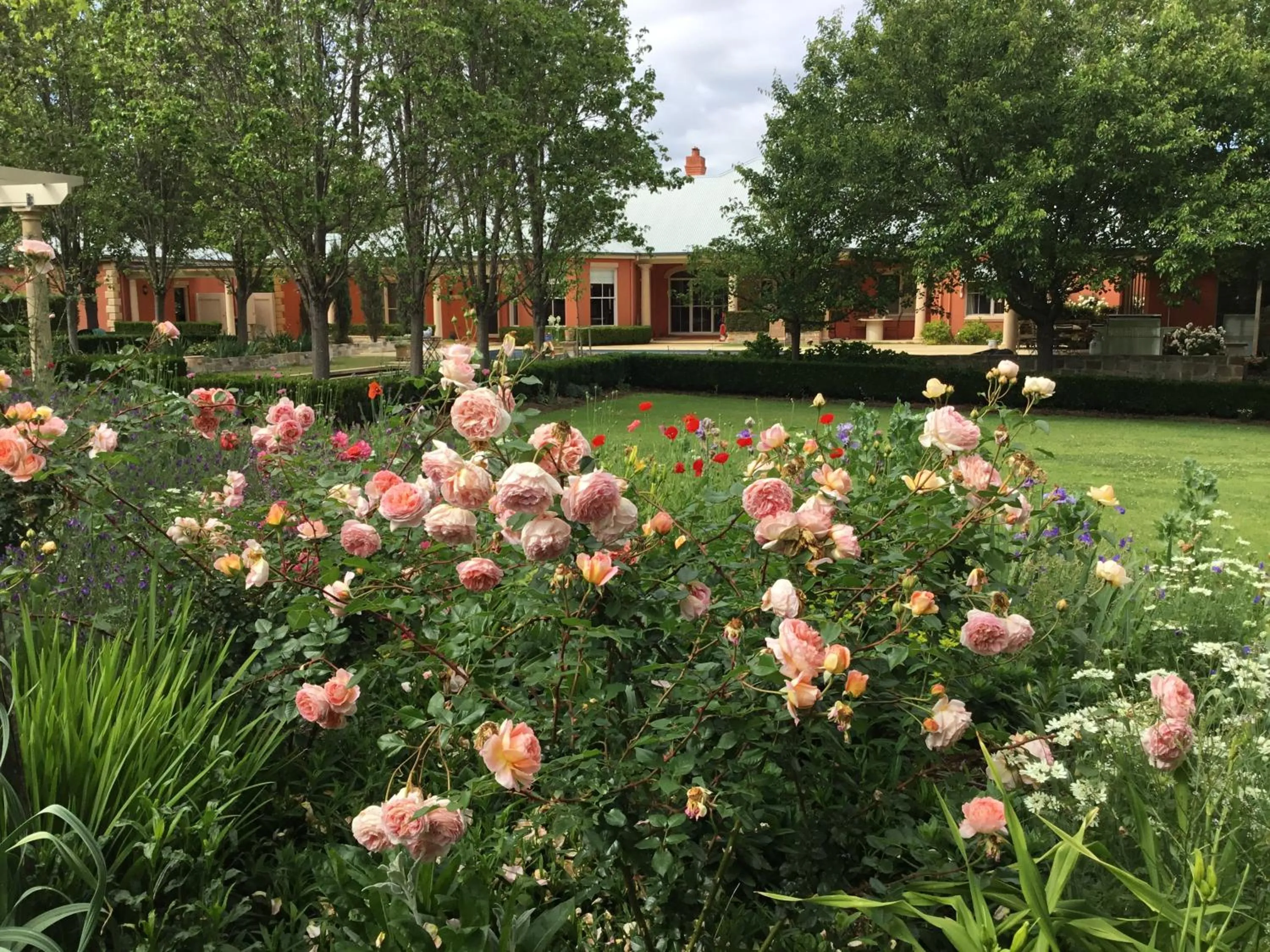 Spring in Chanticleer Gardens Barn cottage with a Pool