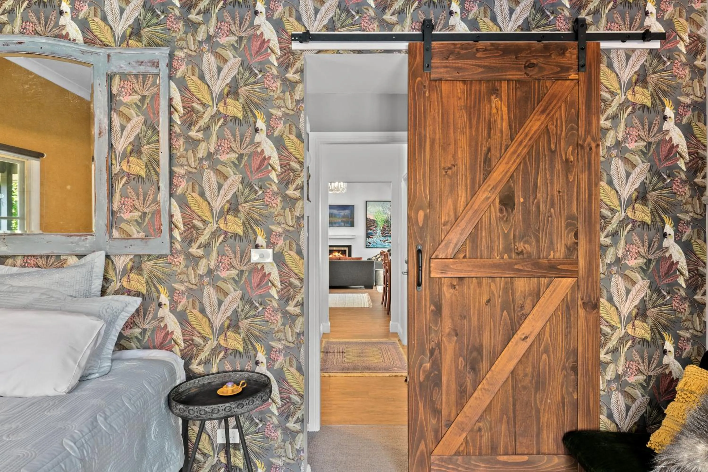 Bed in Chanticleer Gardens Barn cottage with a Pool