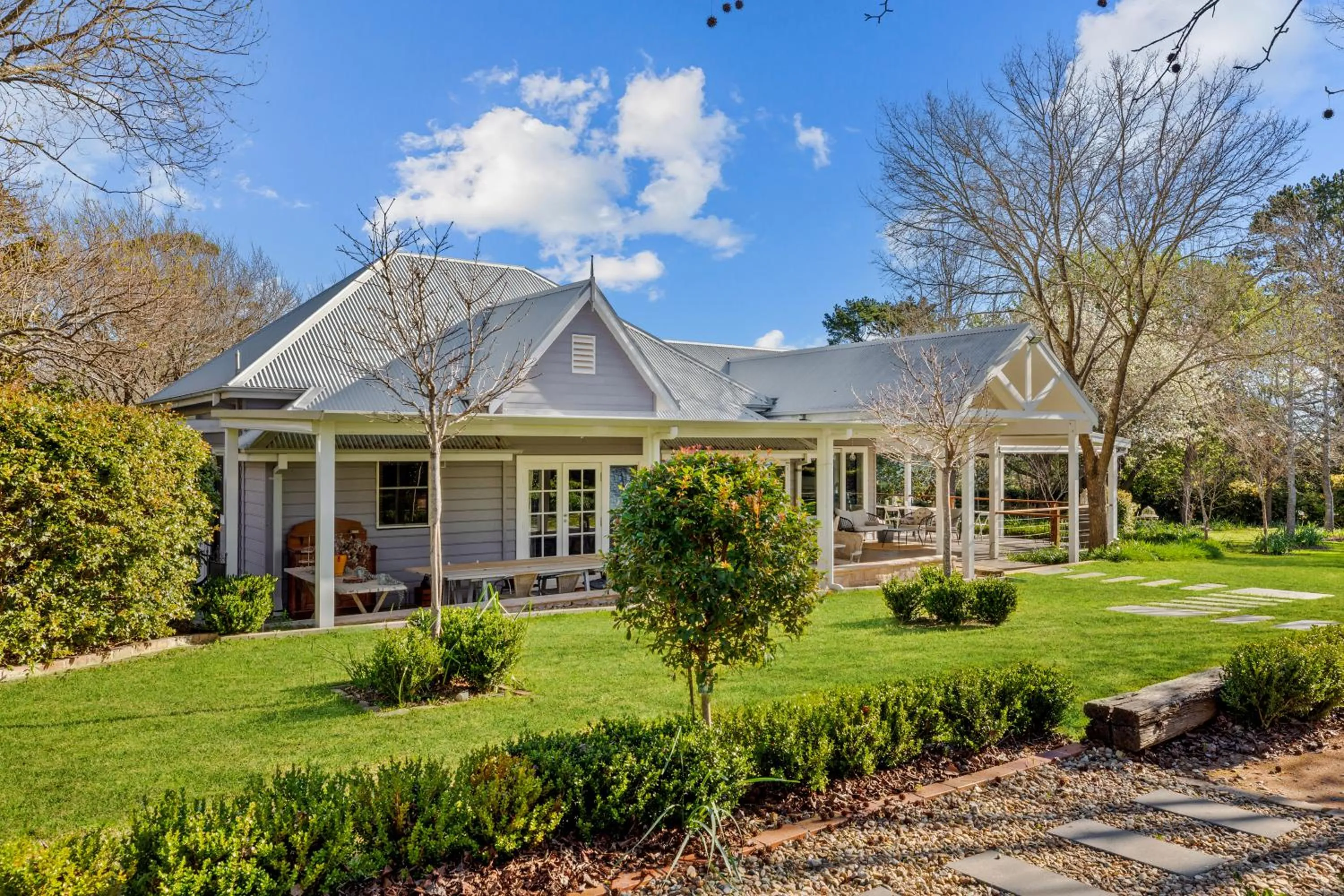 Property building in Chanticleer Gardens Barn cottage with a Pool