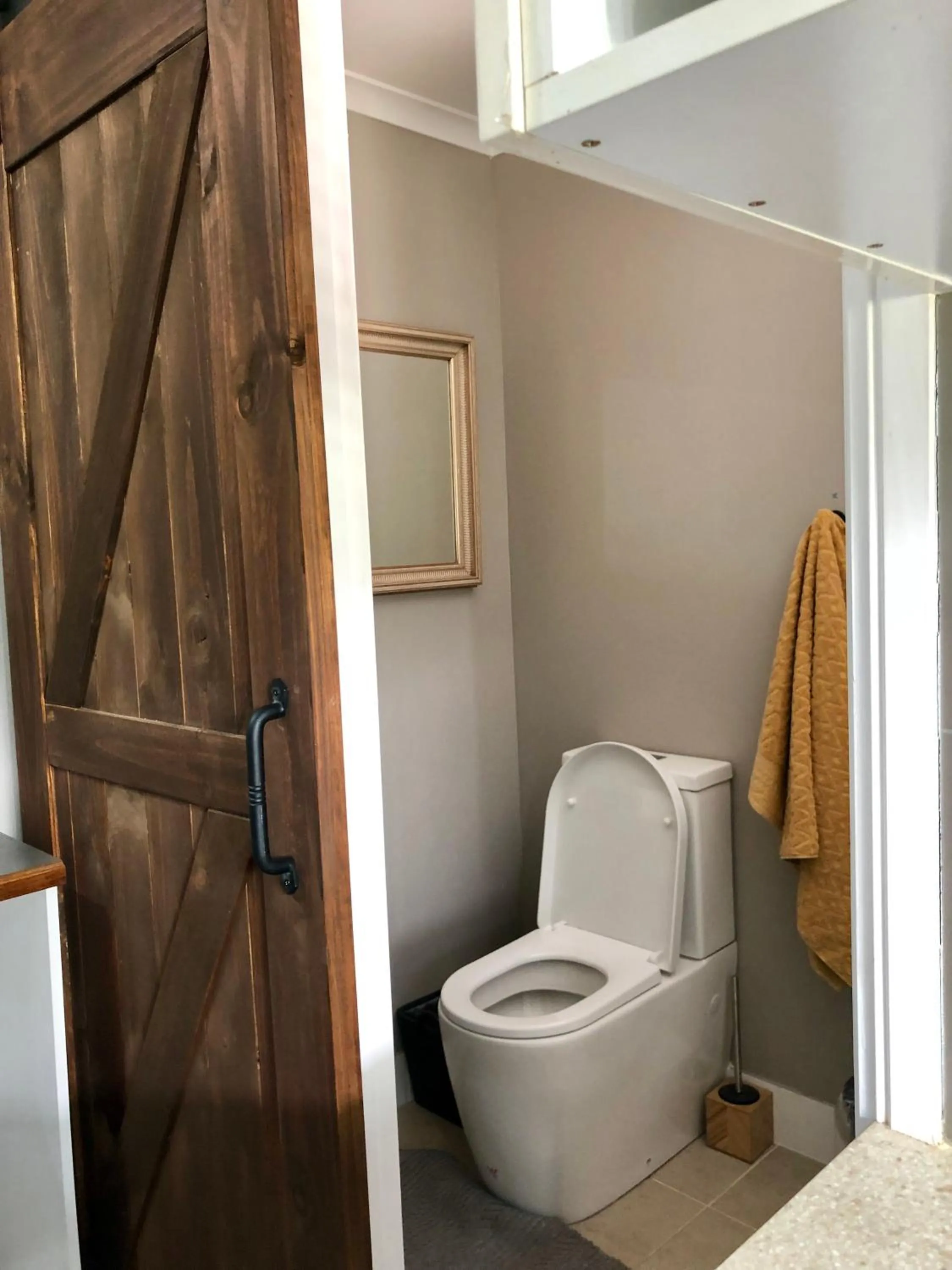 Toilet in Chanticleer Gardens Barn cottage with a Pool