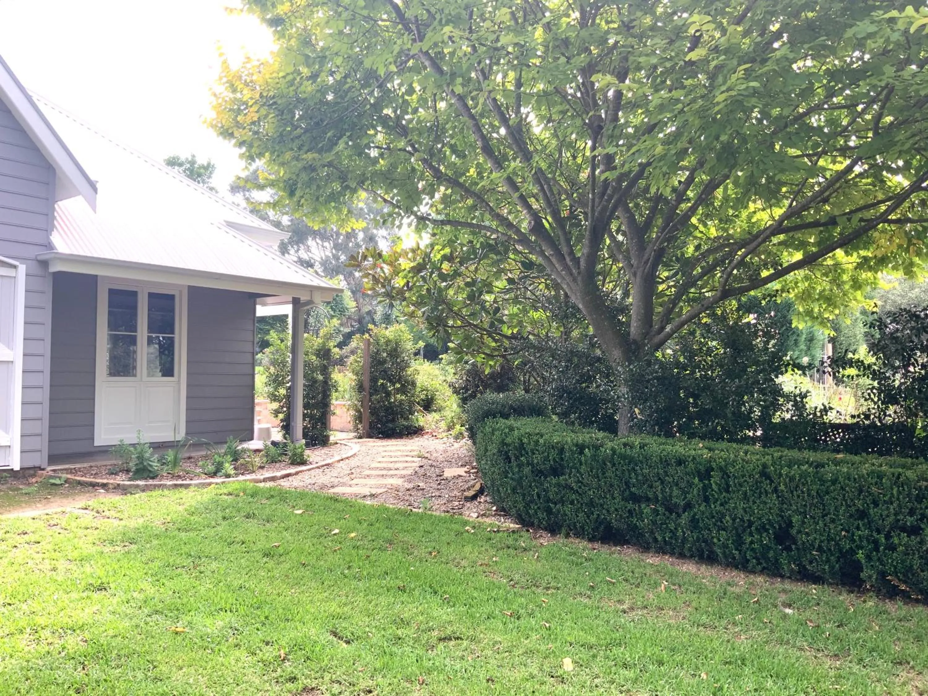 Chanticleer Gardens Barn cottage with a Pool