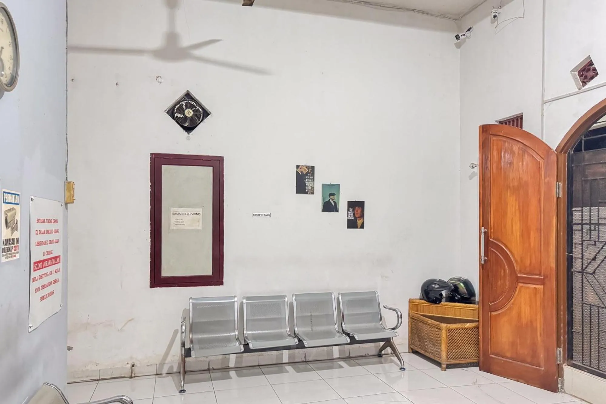 Seating area in Wisma Hiro Pertiwi