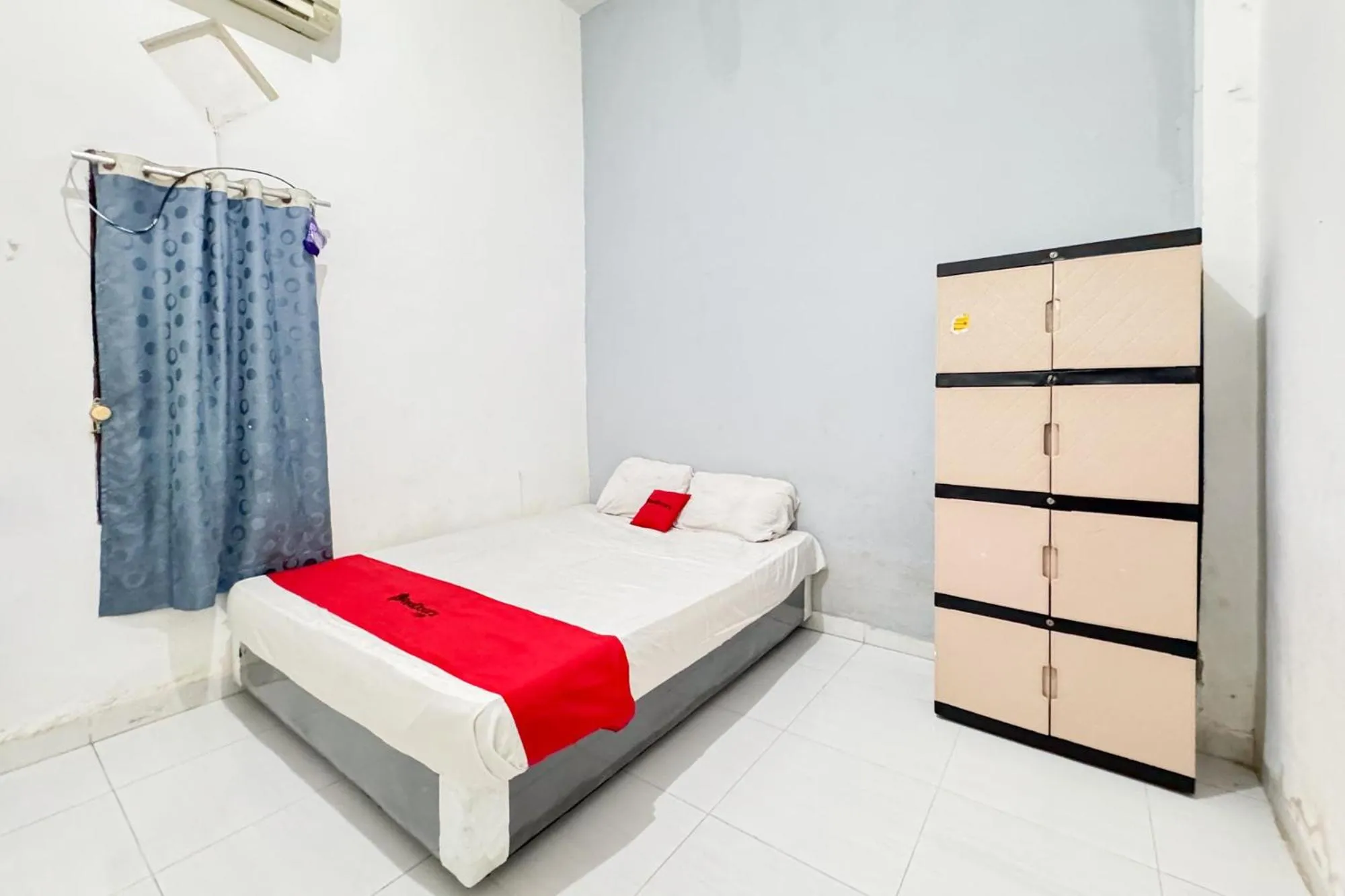 Bedroom, Bed in Wisma Hiro Pertiwi