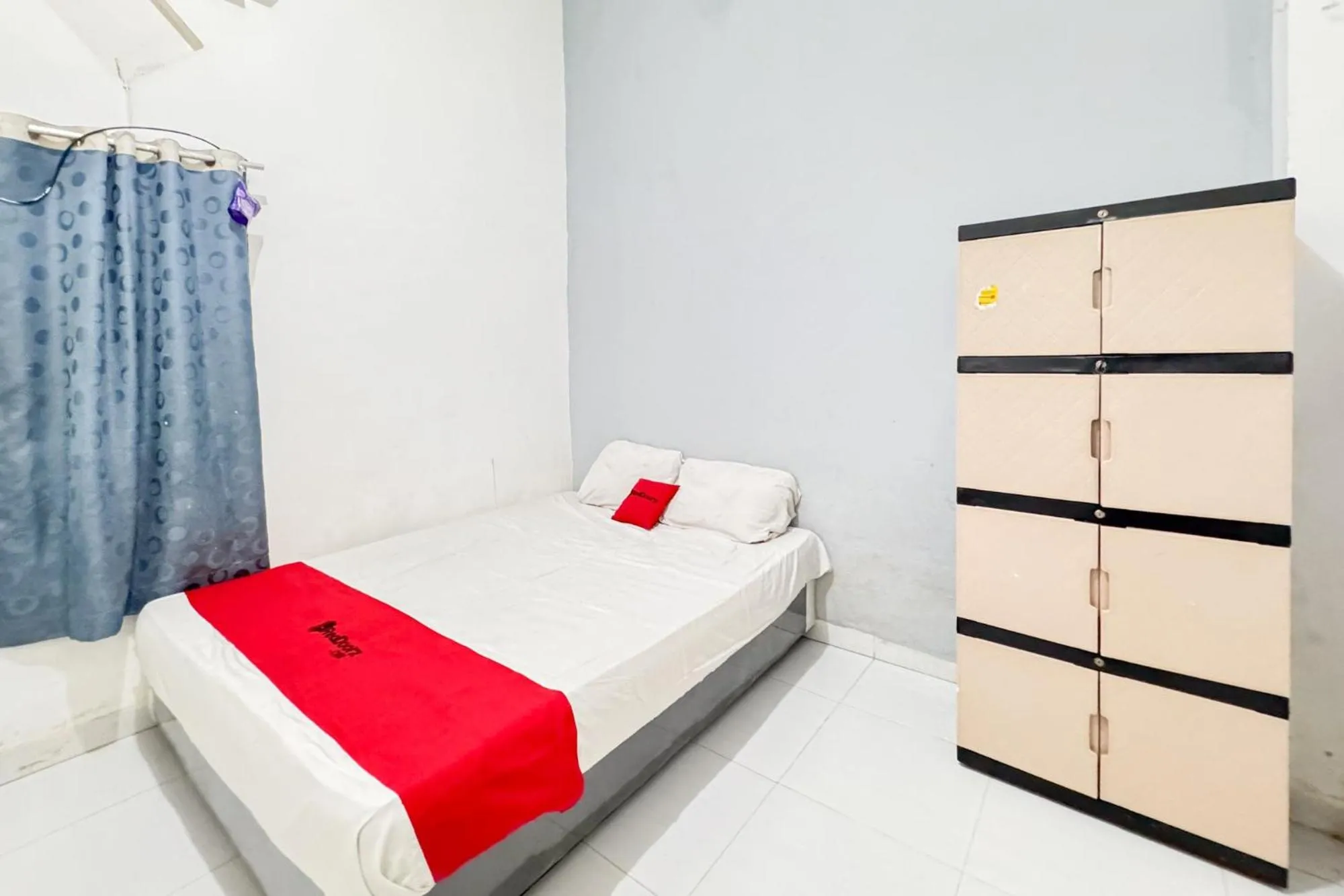 Bedroom, Bed in Wisma Hiro Pertiwi