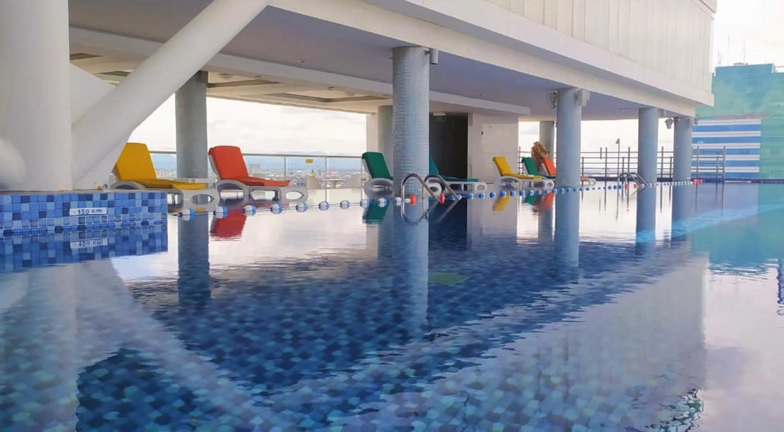 Swimming pool in Karebosi Premier Makassar