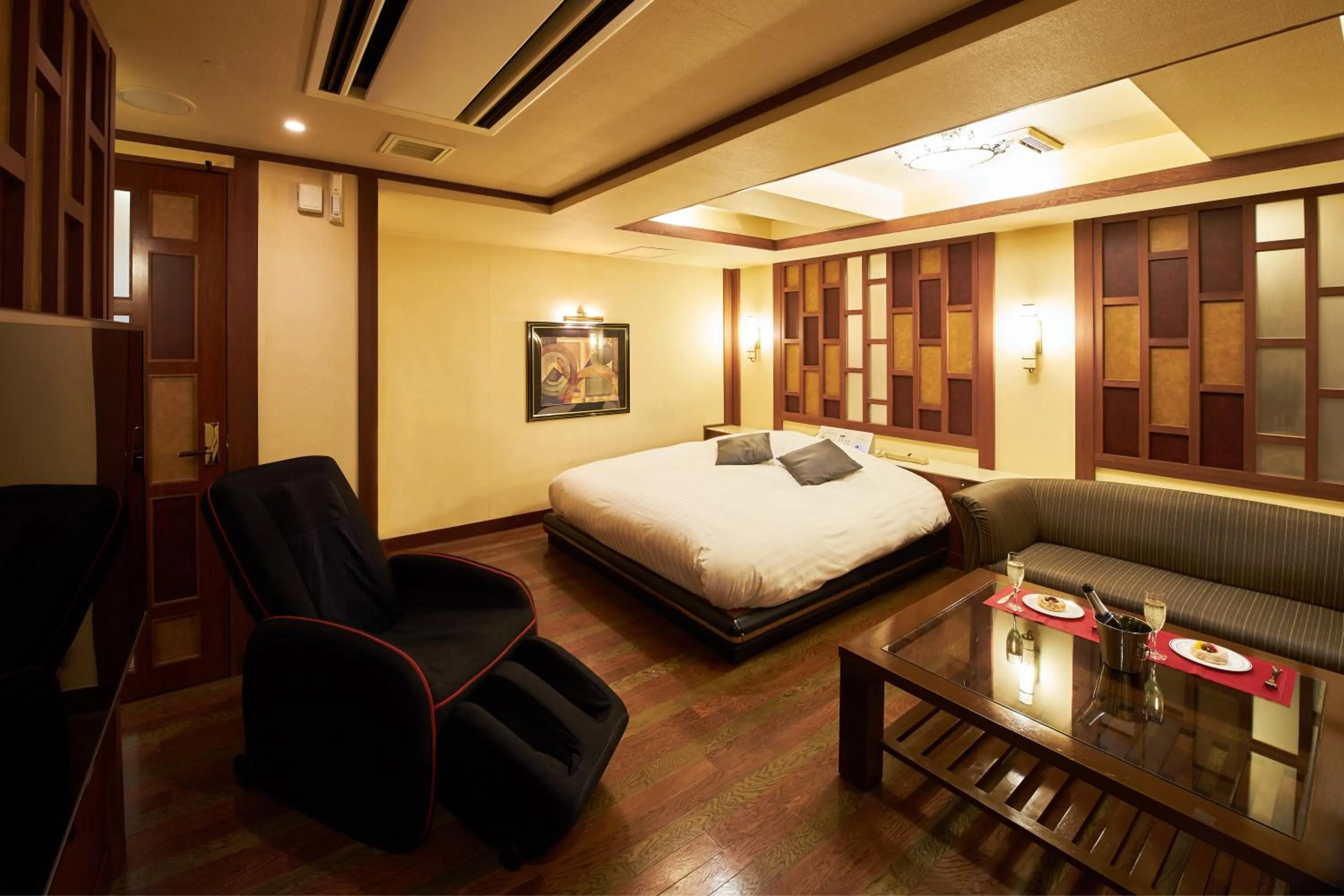 Photo of the whole room, Bed in Hotel AQUA Blue Yokosuka (Adult Only)