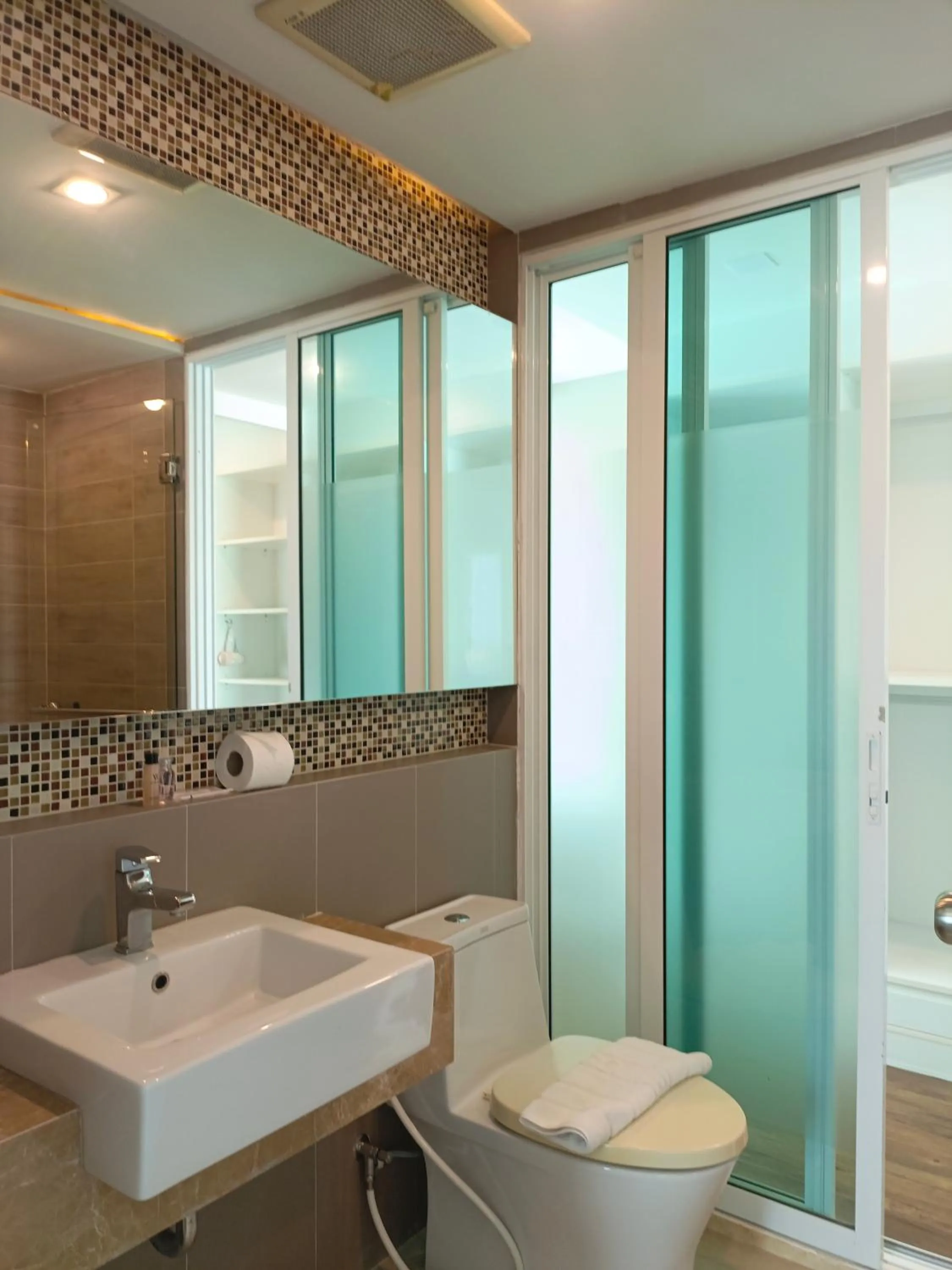 Wisdom Hotel & Residence