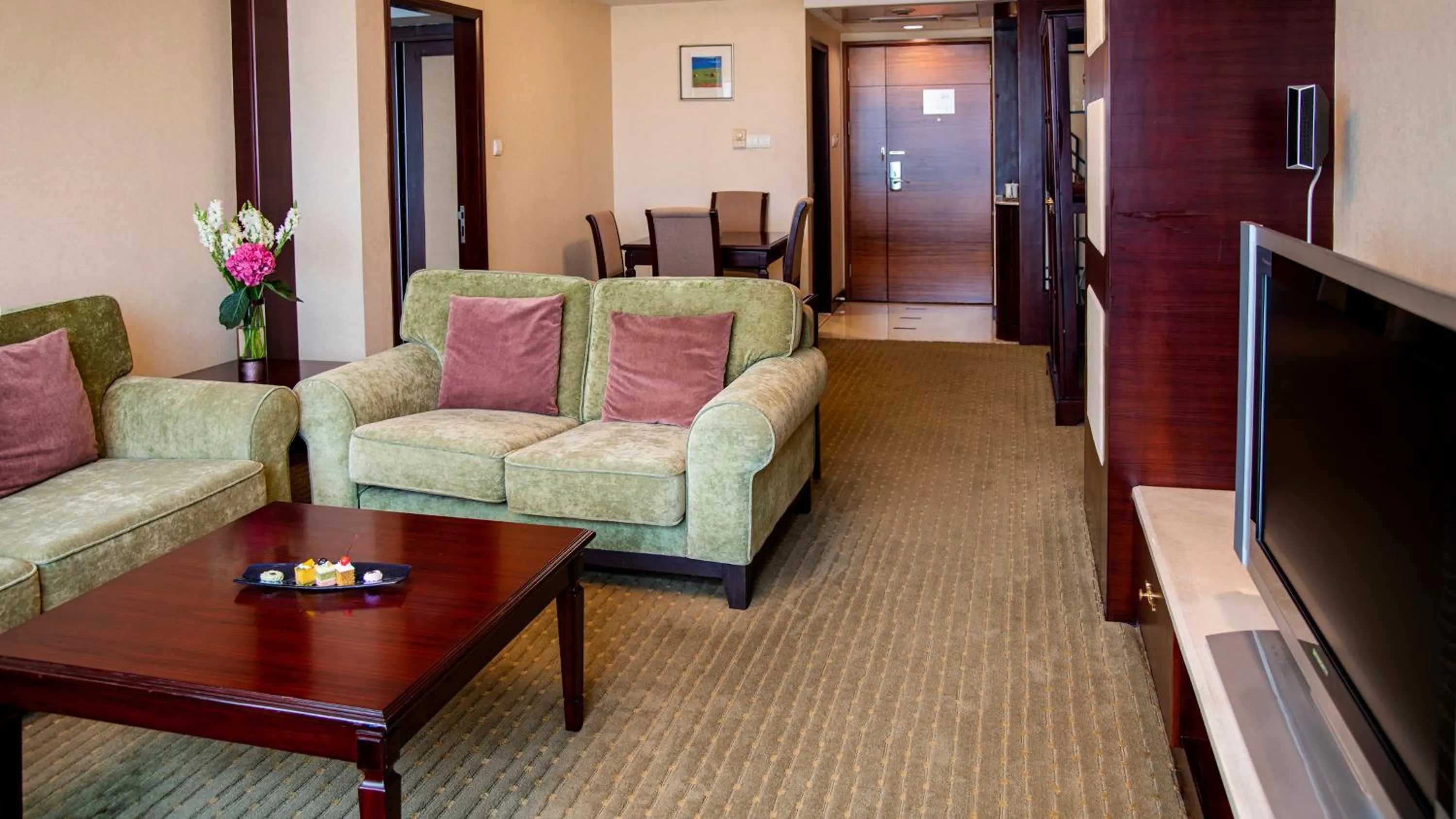 Photo of the whole room in Holiday Inn Shenzhen Donghua by IHG