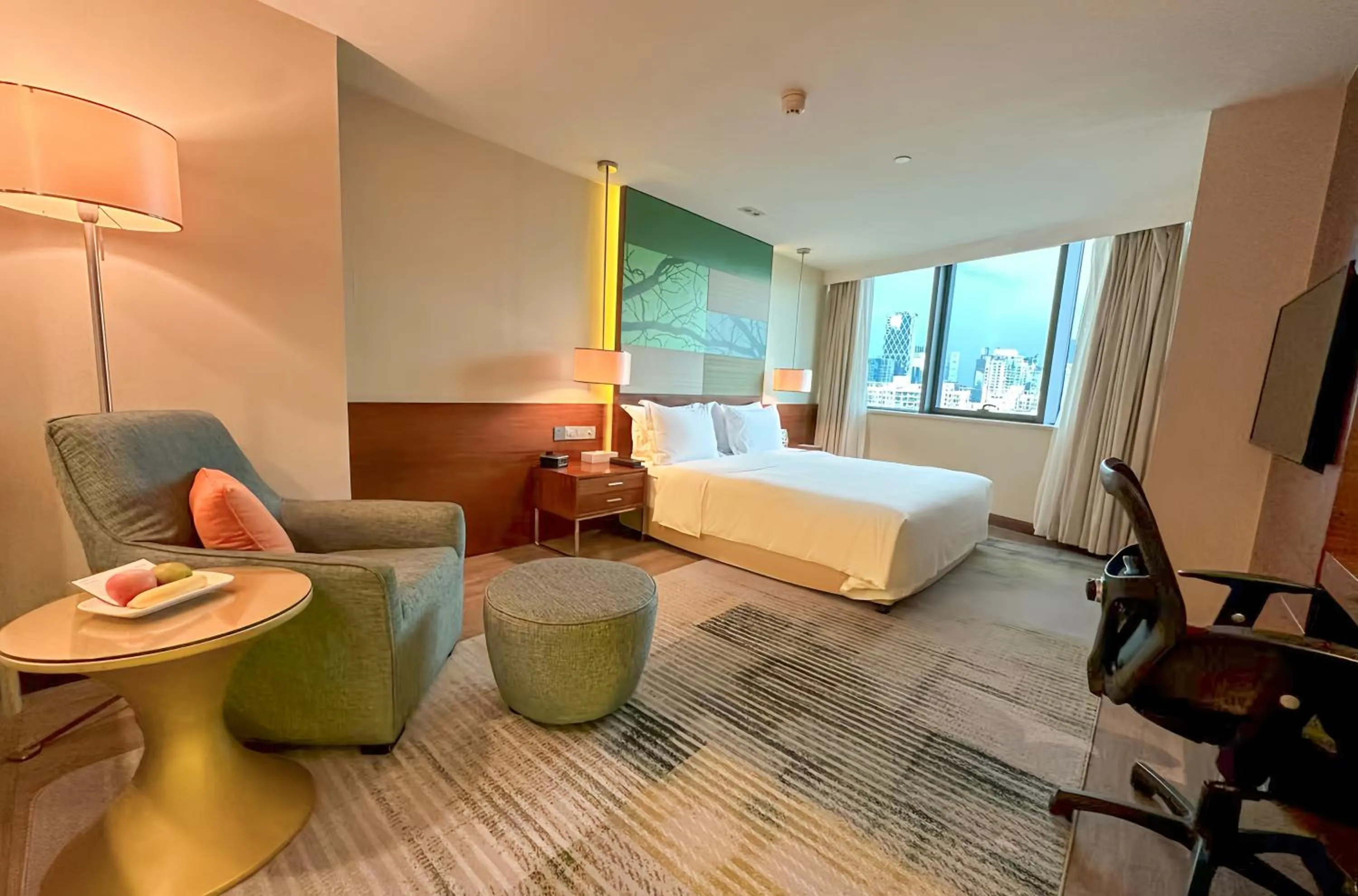 Bed in Holiday Inn Shenzhen Donghua by IHG