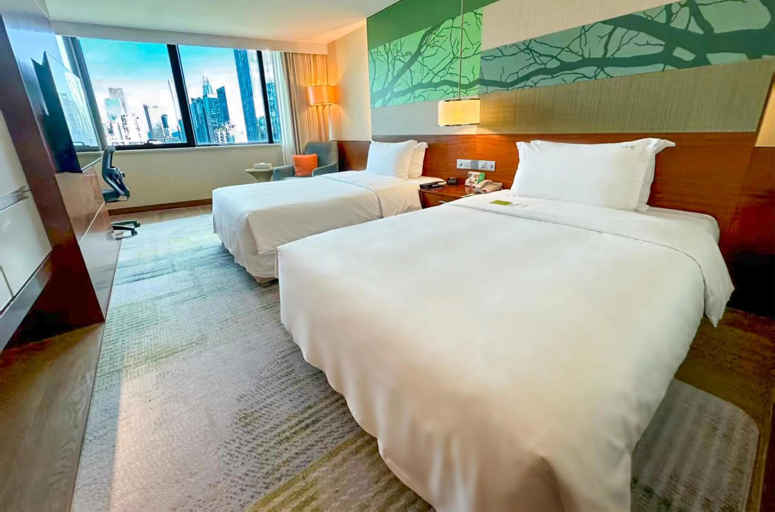 Bed in Holiday Inn Shenzhen Donghua by IHG