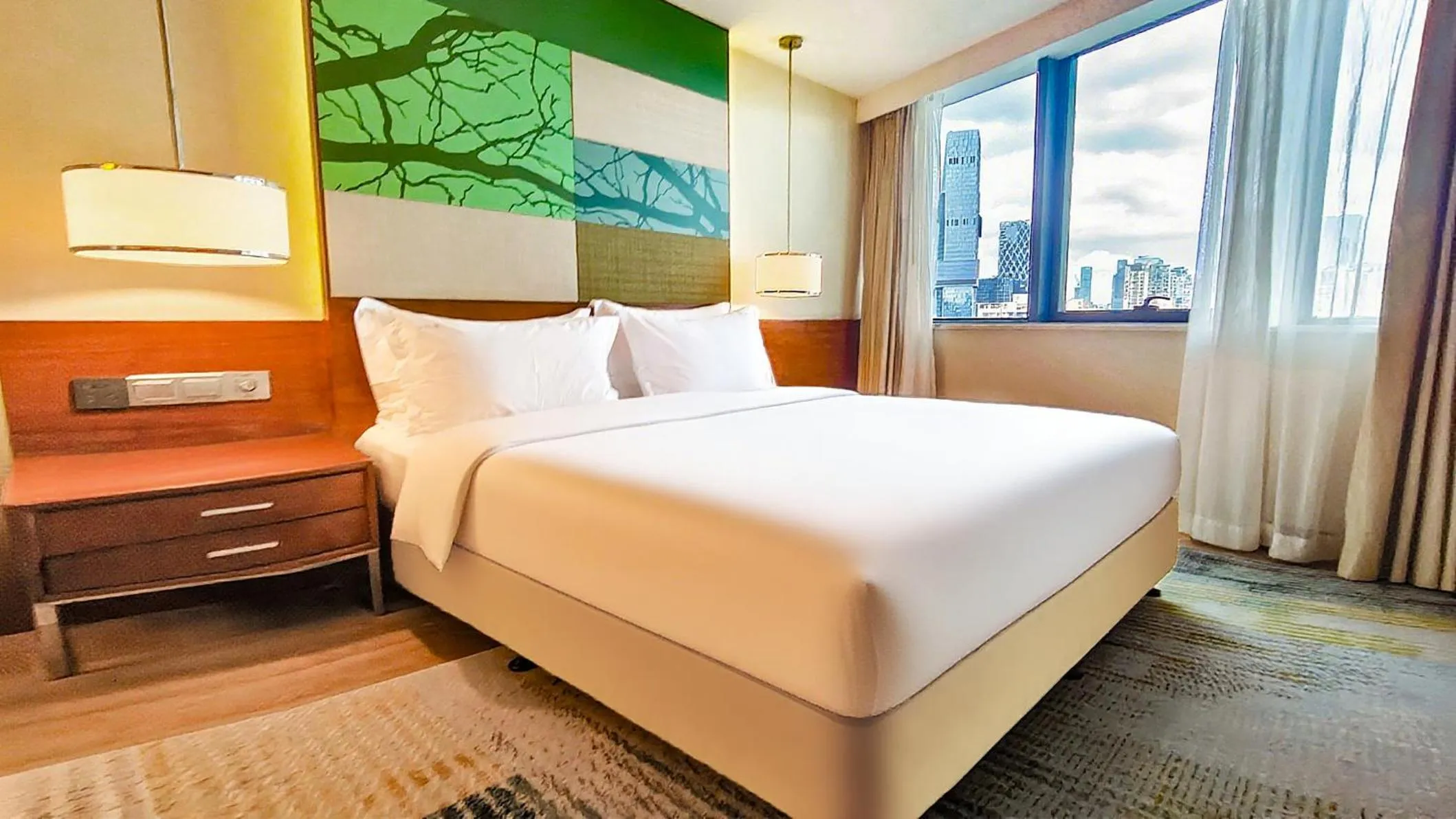 Photo of the whole room, Bed in Holiday Inn Shenzhen Donghua by IHG
