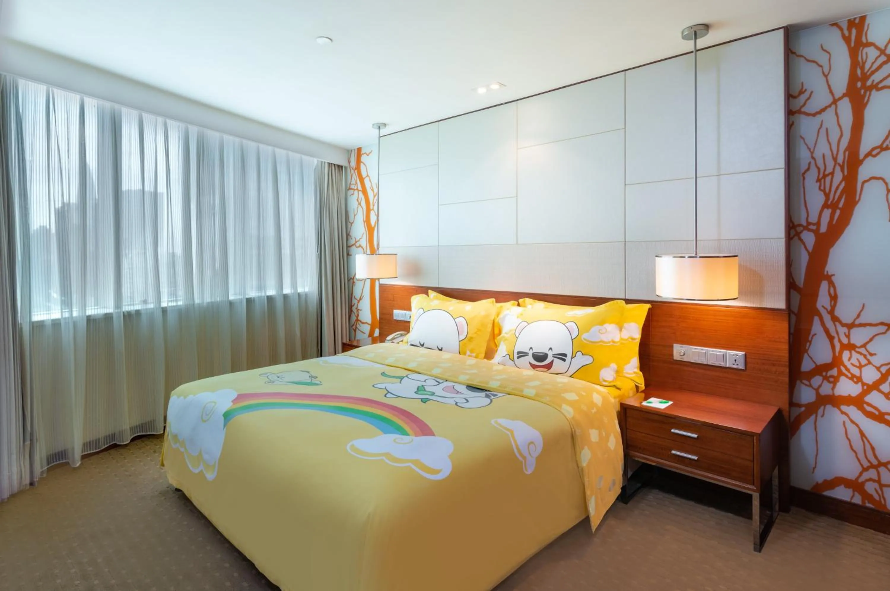 Photo of the whole room, Bed in Holiday Inn Shenzhen Donghua by IHG