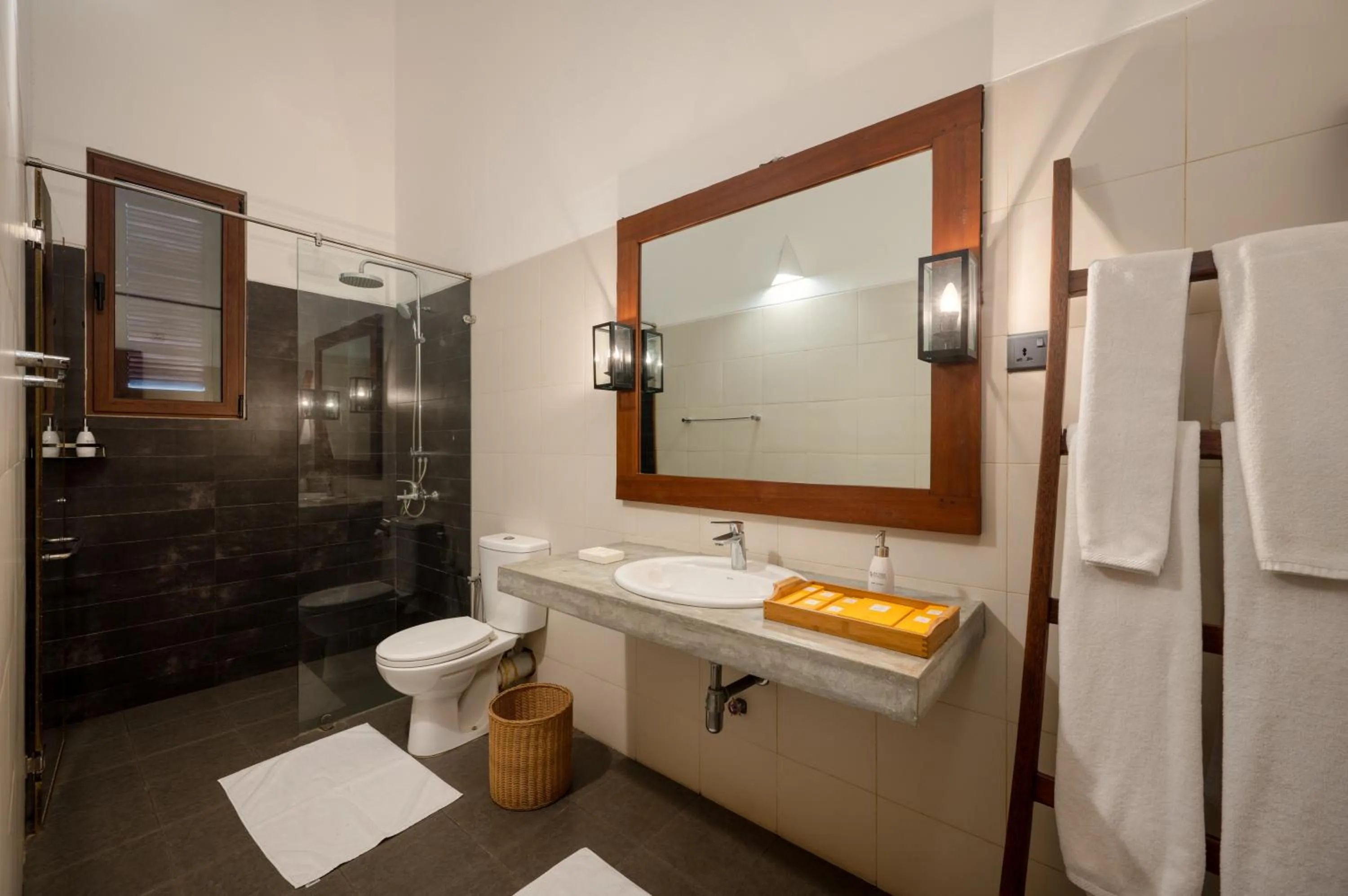 Bathroom in Jetwing Villa 700