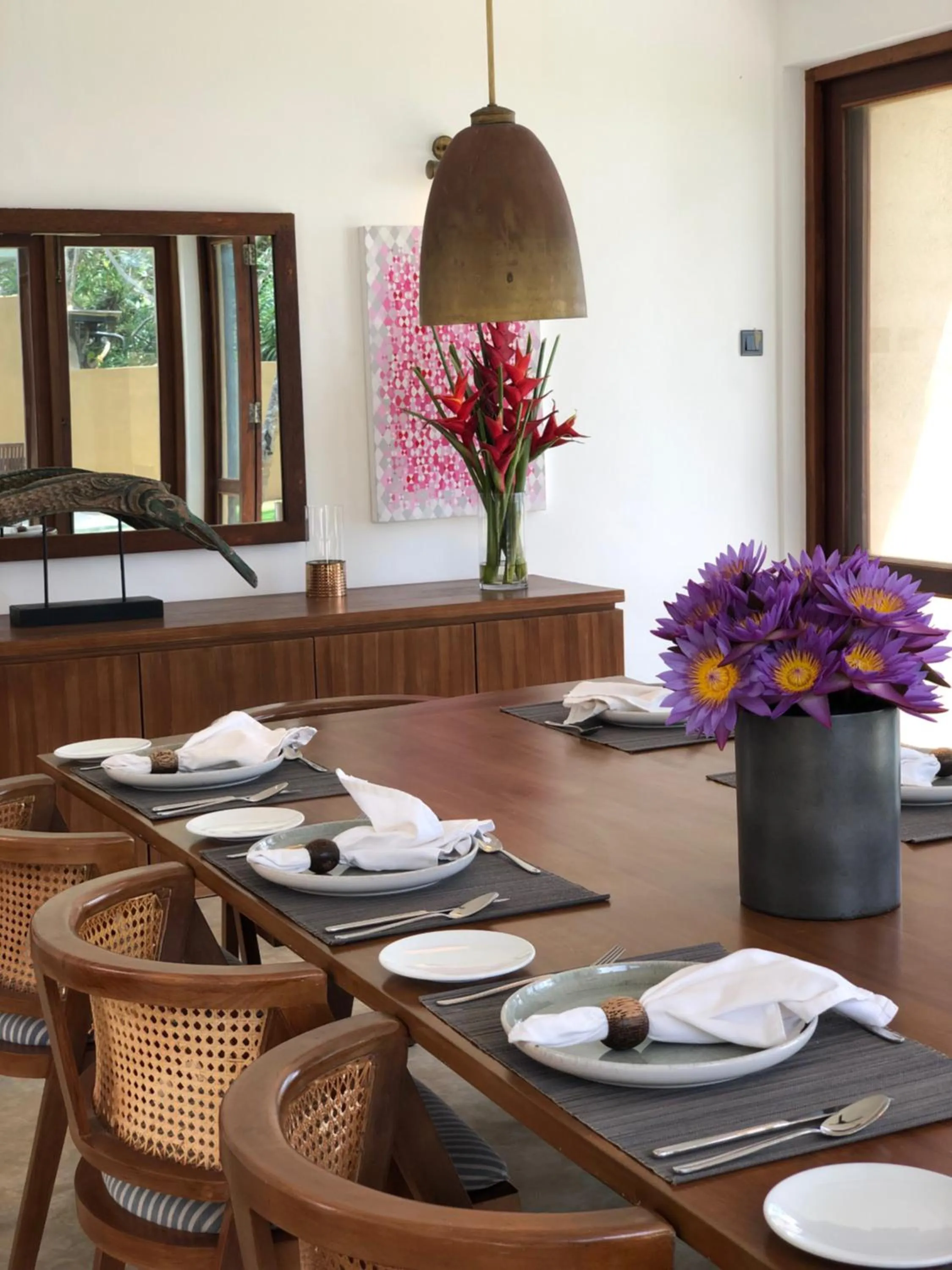 Restaurant/places to eat in Villa 700 by Amaya