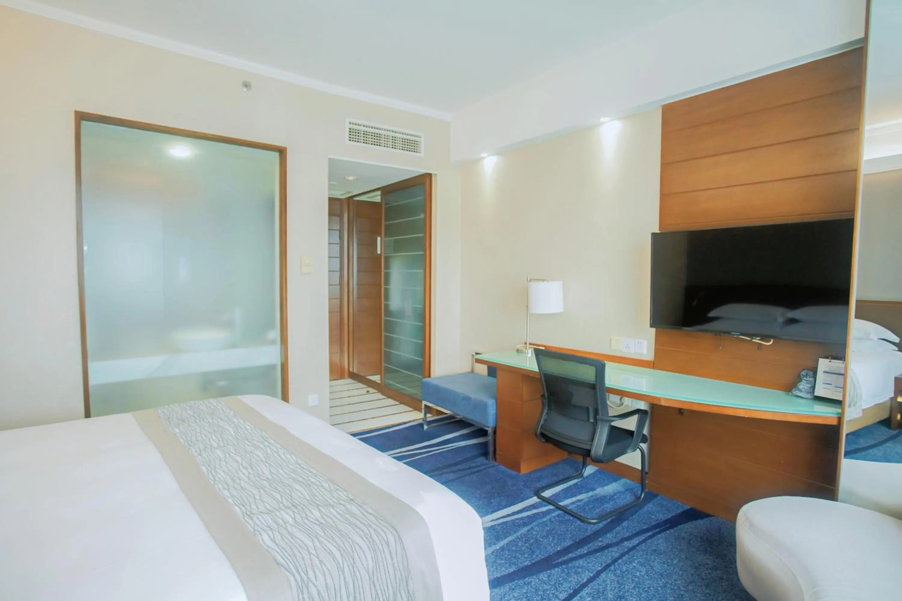 Bed in Ocean Hotel Guangzhou - Tao Jin station