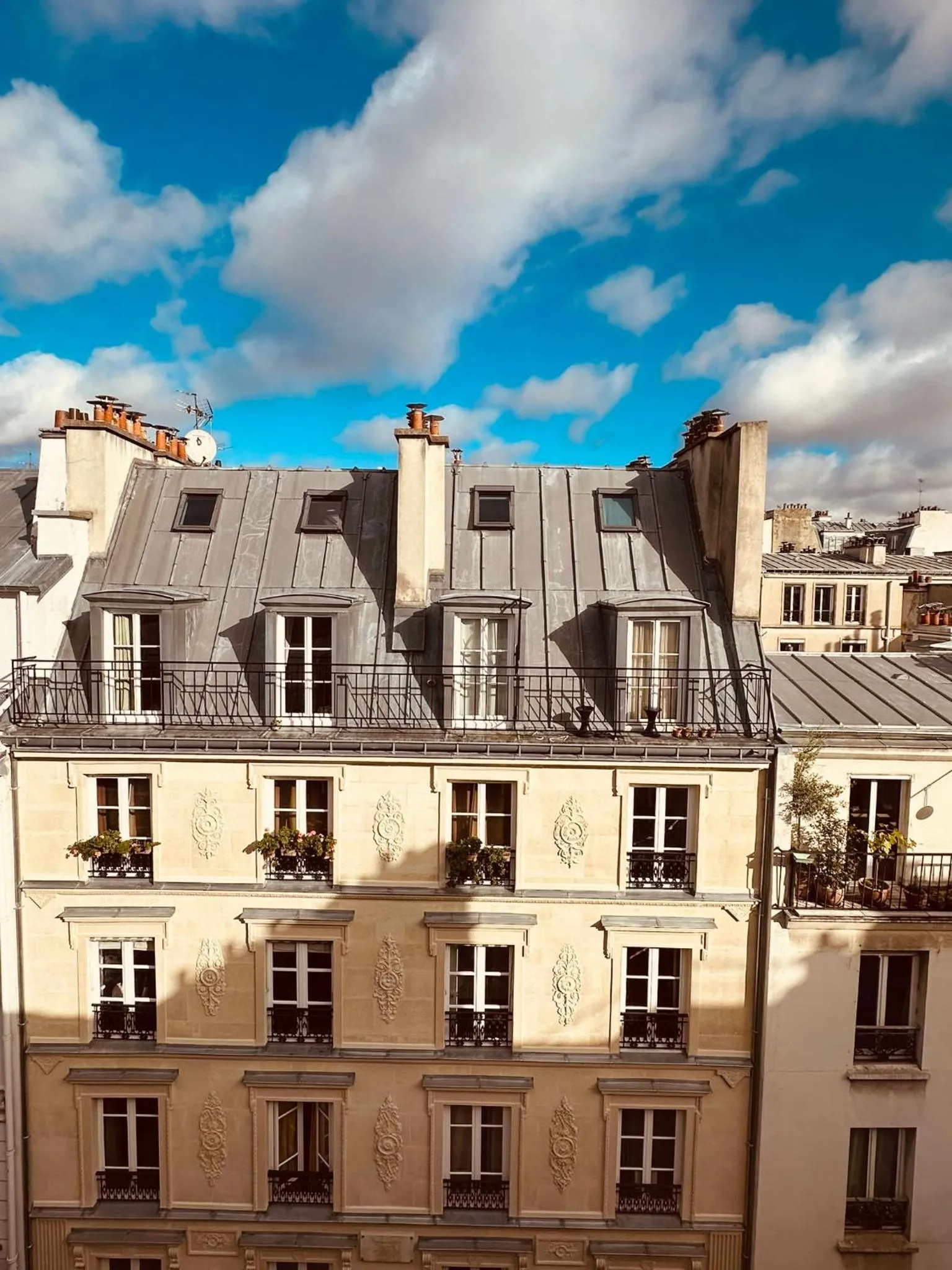 Property building in Pavillon Opéra Lafayette