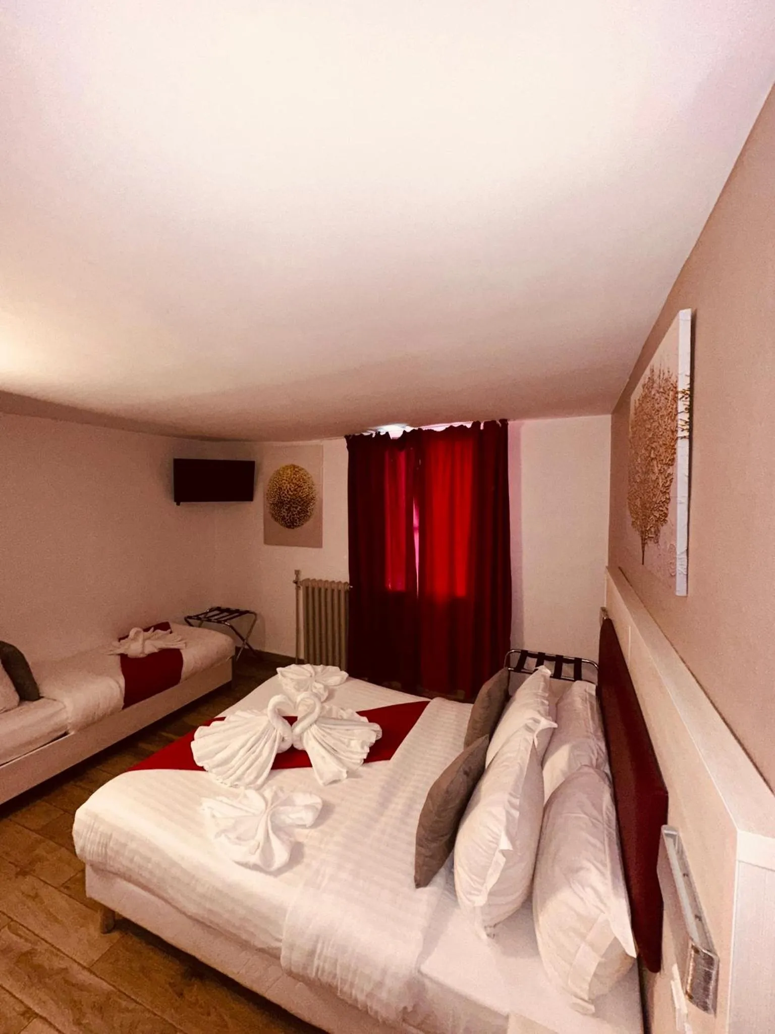 Bed in Pavillon Opéra Lafayette